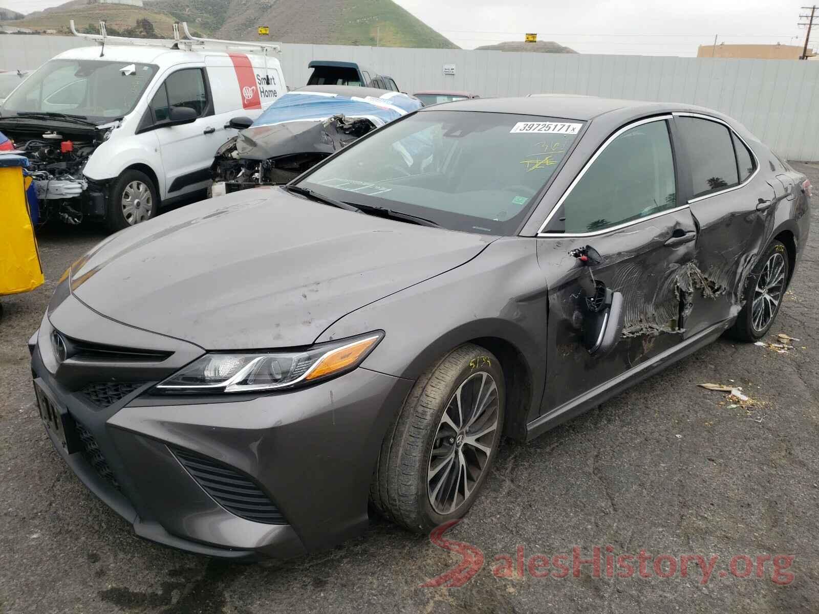 4T1B11HK1JU590927 2018 TOYOTA CAMRY