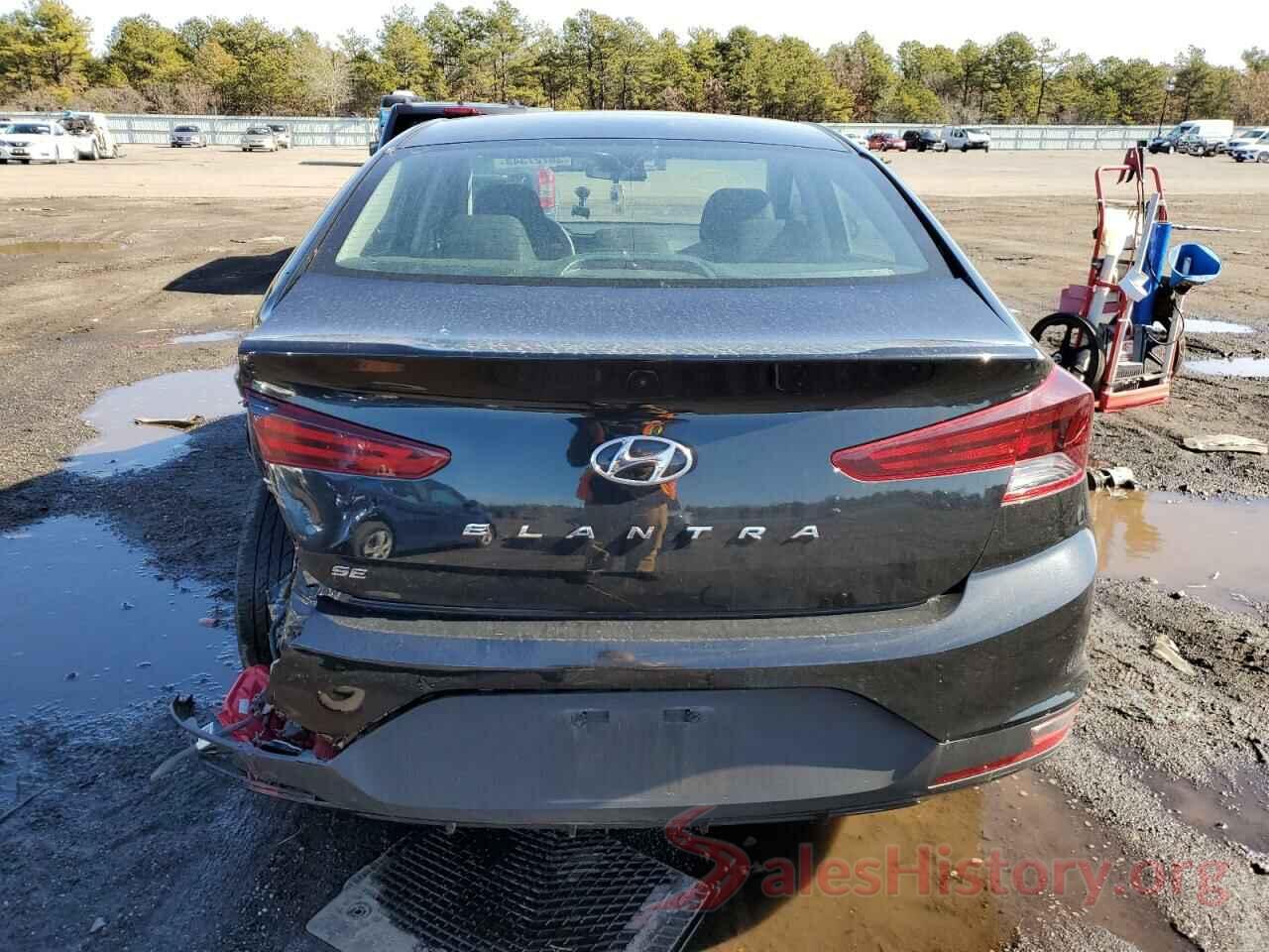 5NPD74LF2KH405061 2019 HYUNDAI ELANTRA