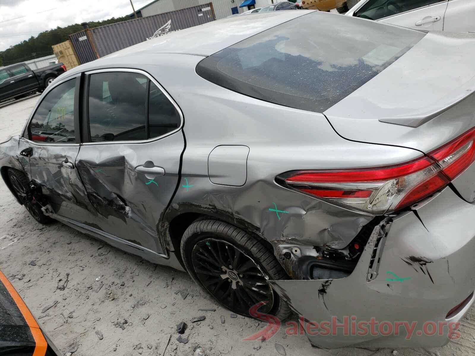 4T1B11HK7JU141106 2018 TOYOTA CAMRY