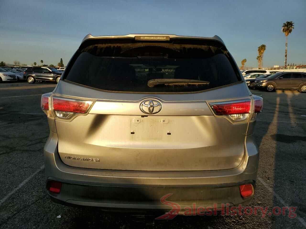 5TDZARFH9GS020955 2016 TOYOTA HIGHLANDER