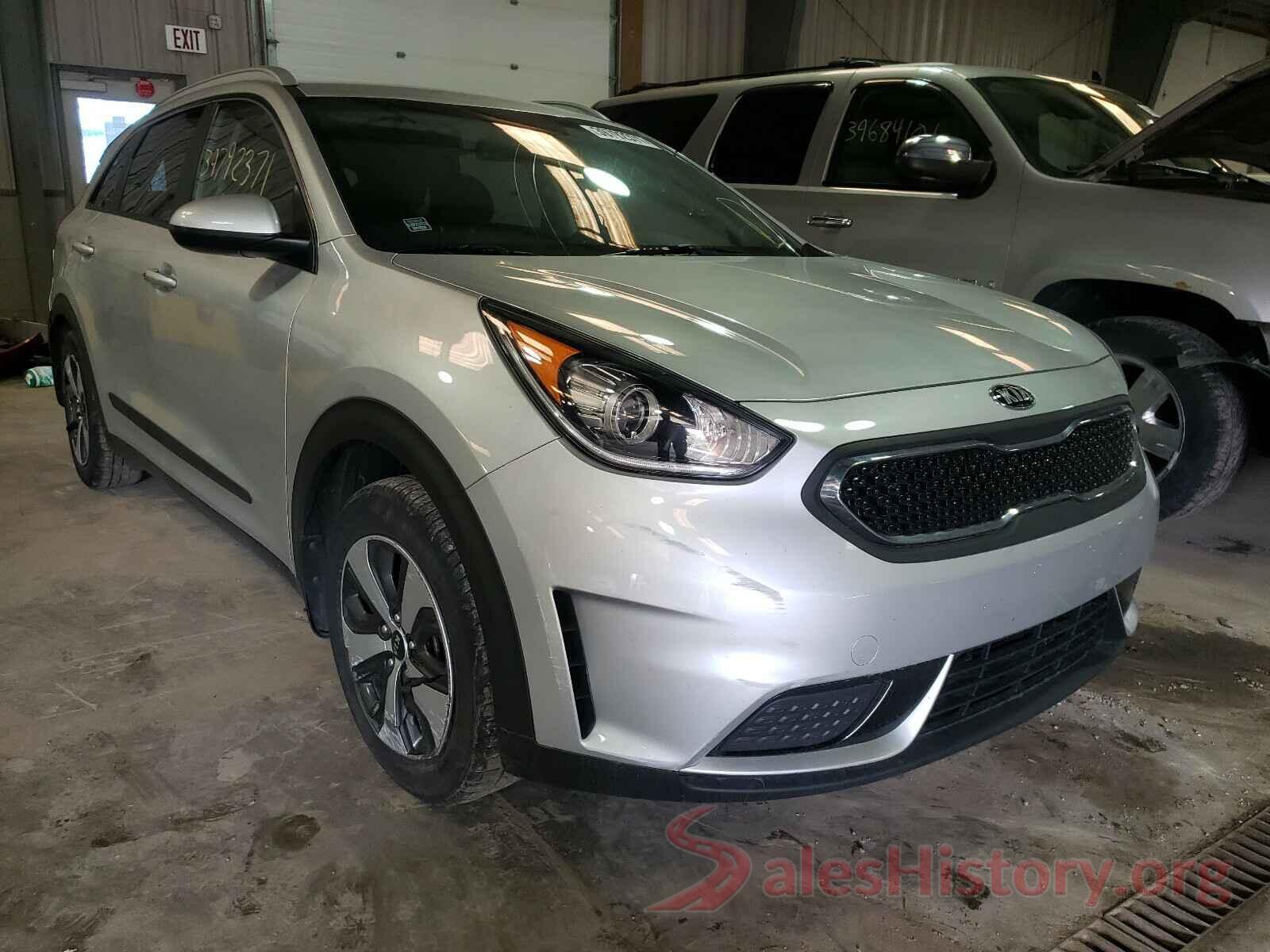 KNDCB3LC8H5049069 2017 KIA NIRO