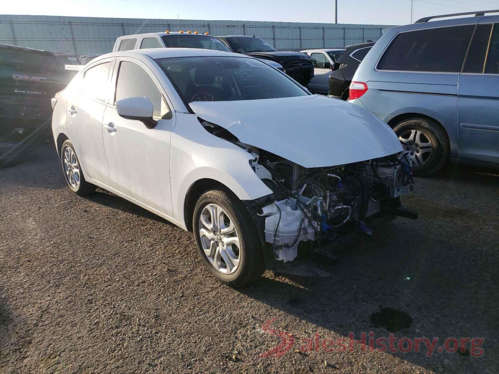 3MYDLBYV3JY301035 2018 TOYOTA YARIS