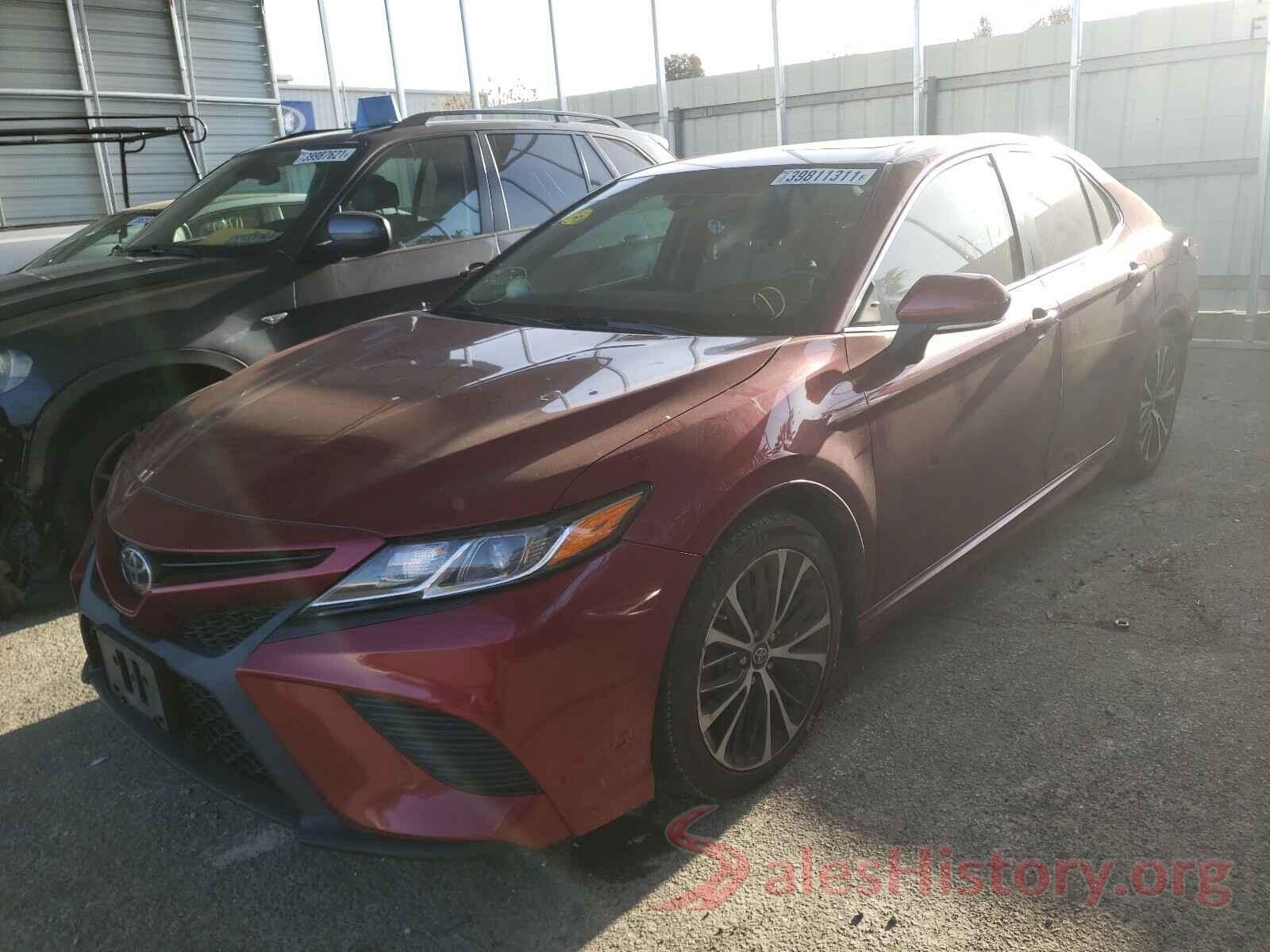 4T1B11HK9JU515585 2018 TOYOTA CAMRY