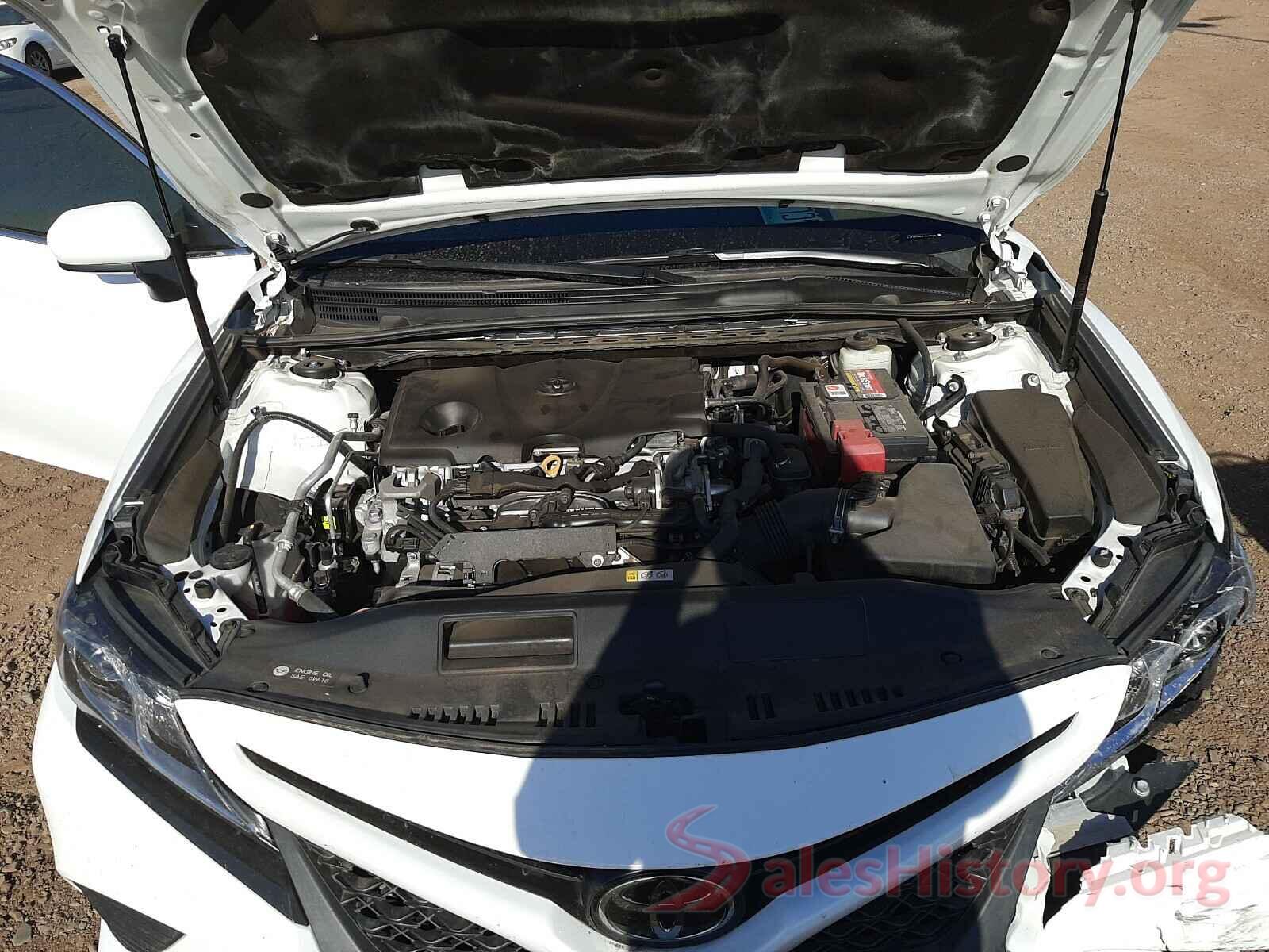 4T1B11HK9JU037586 2018 TOYOTA CAMRY