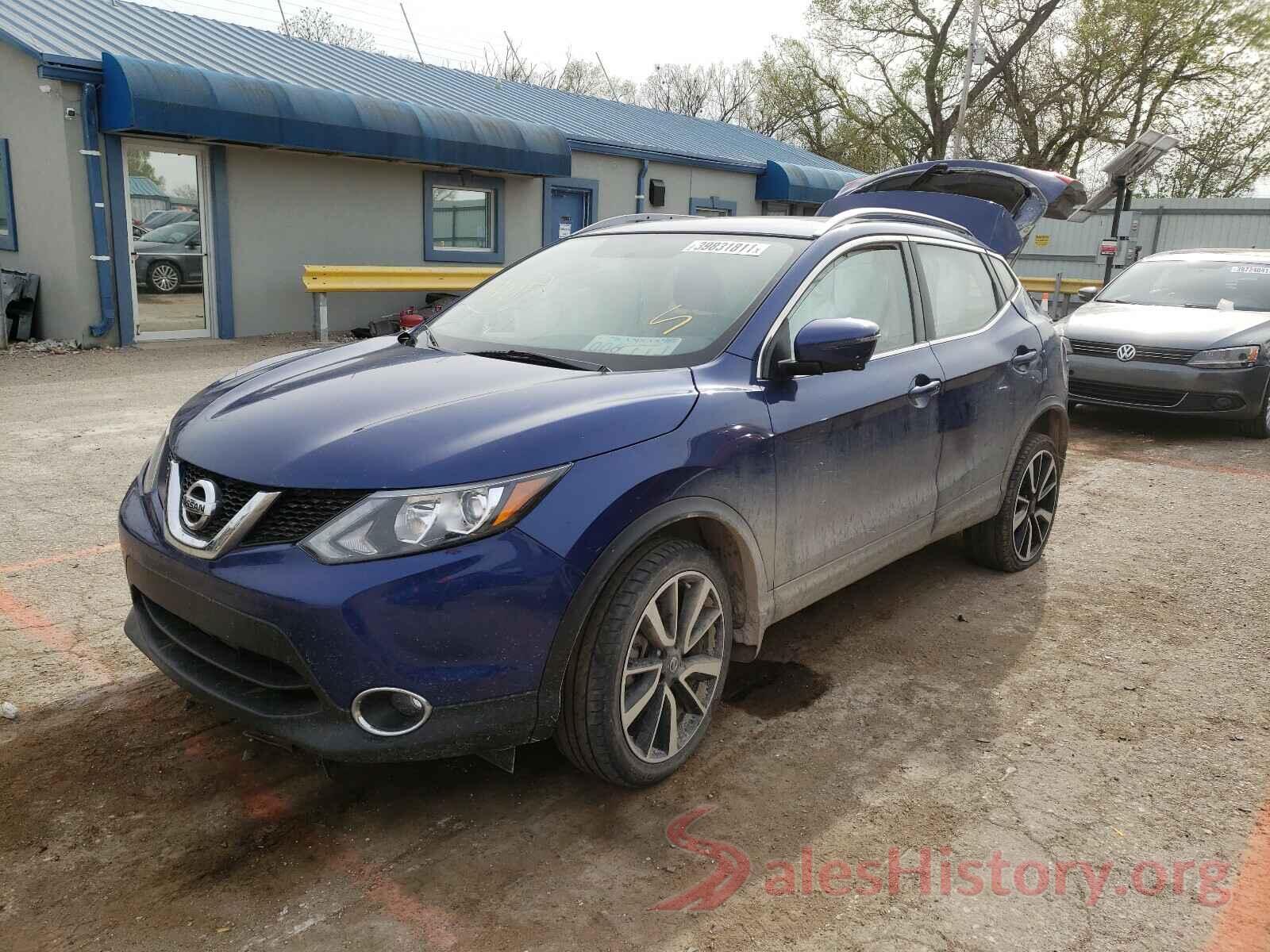 JN1BJ1CP9JW108879 2018 NISSAN ROGUE