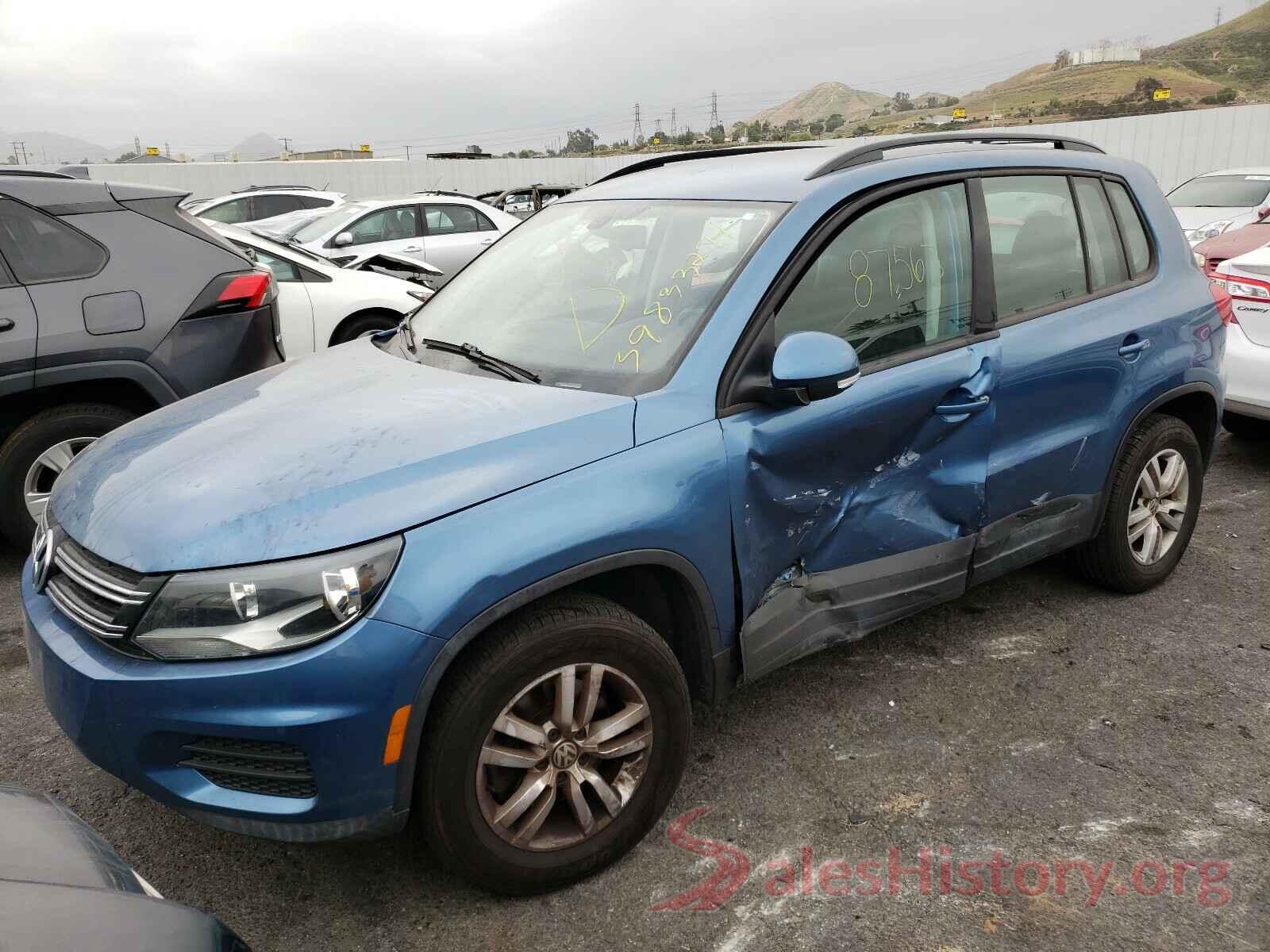 WVGAV7AX8HK030854 2017 VOLKSWAGEN TIGUAN