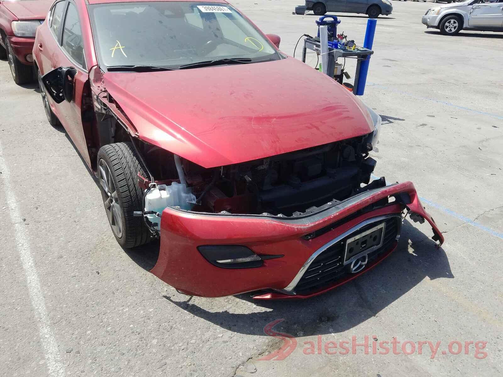 3MZBN1L30JM172272 2018 MAZDA 3