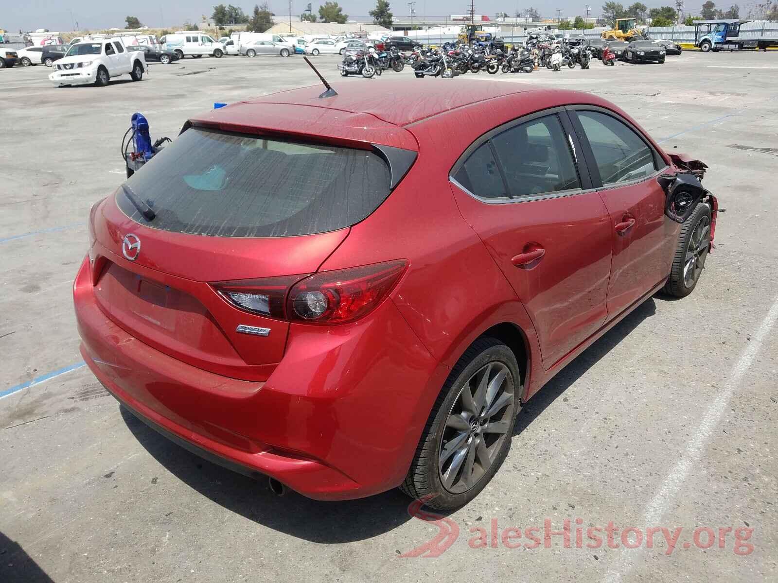 3MZBN1L30JM172272 2018 MAZDA 3