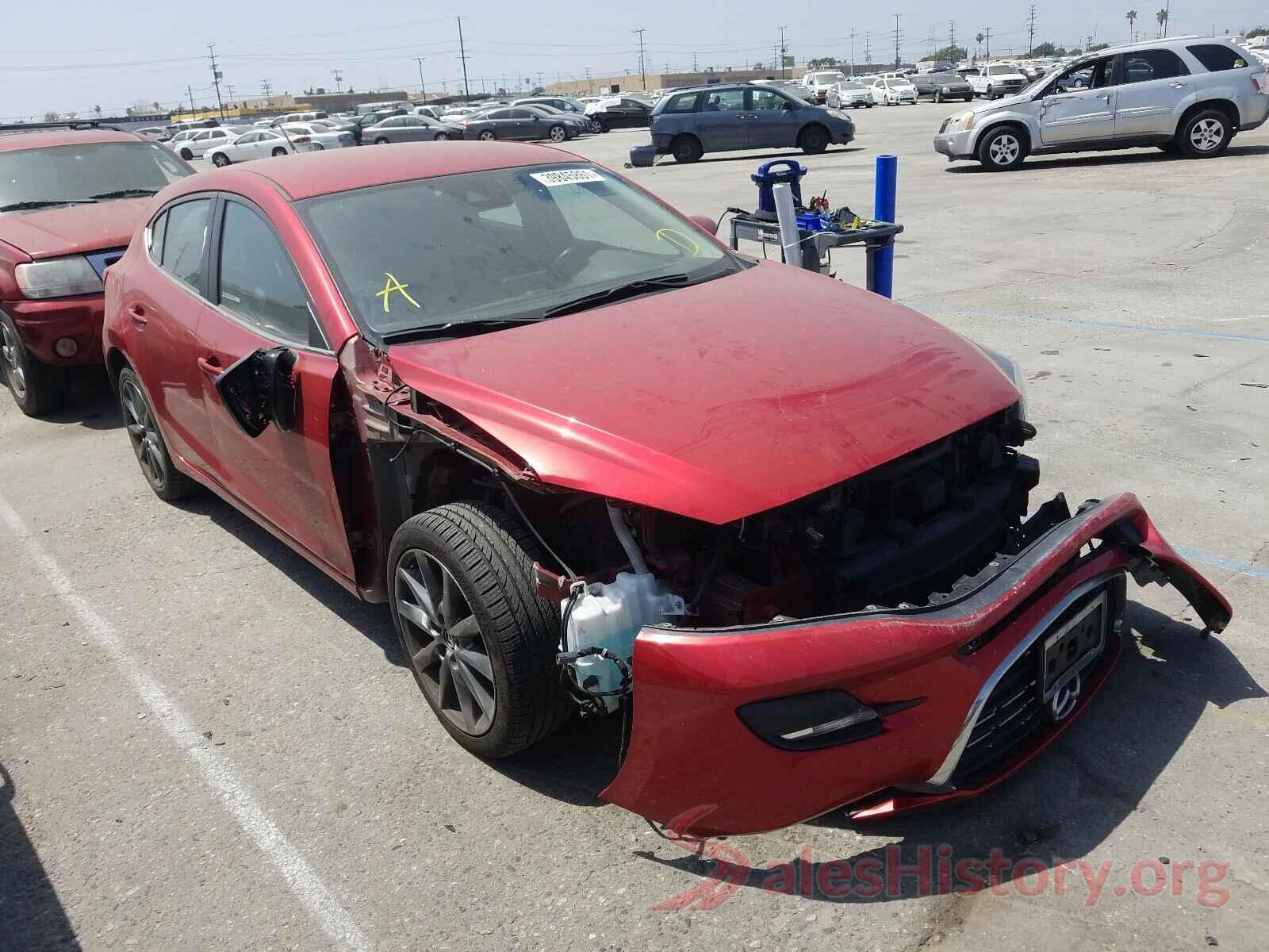 3MZBN1L30JM172272 2018 MAZDA 3