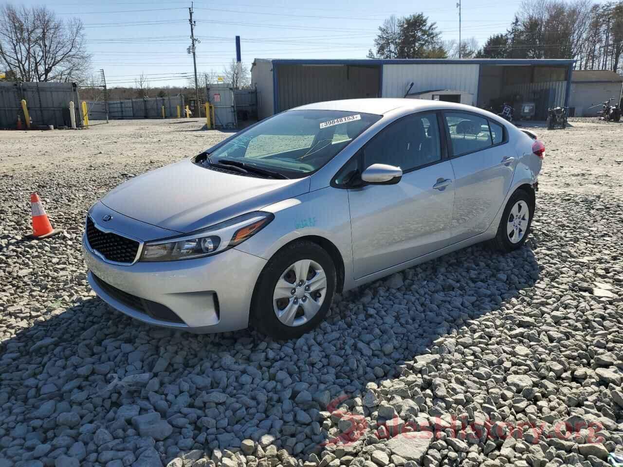 3KPFK4A70JE270815 2018 KIA FORTE