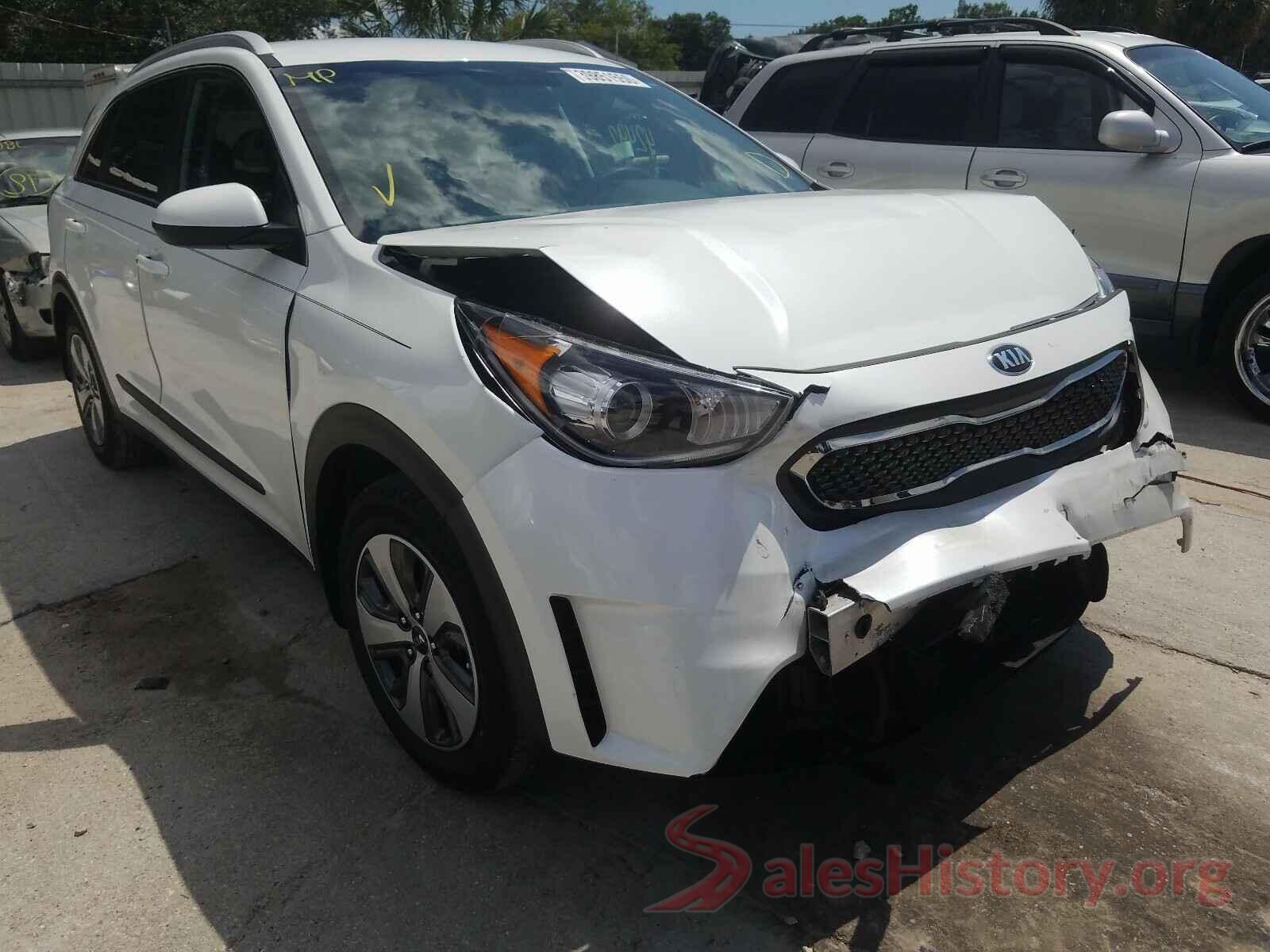 KNDCB3LC8J5204578 2018 KIA NIRO