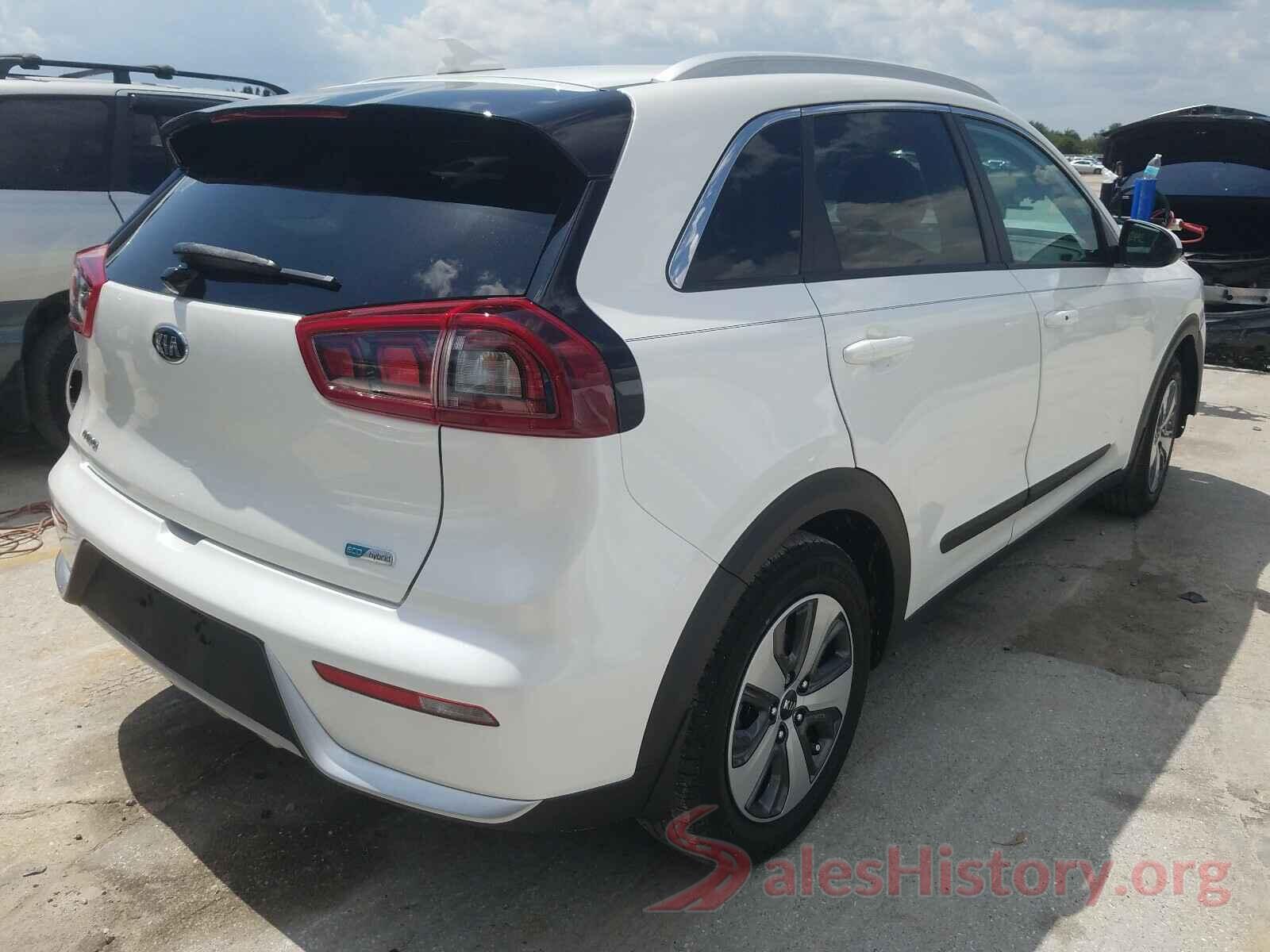 KNDCB3LC8J5204578 2018 KIA NIRO