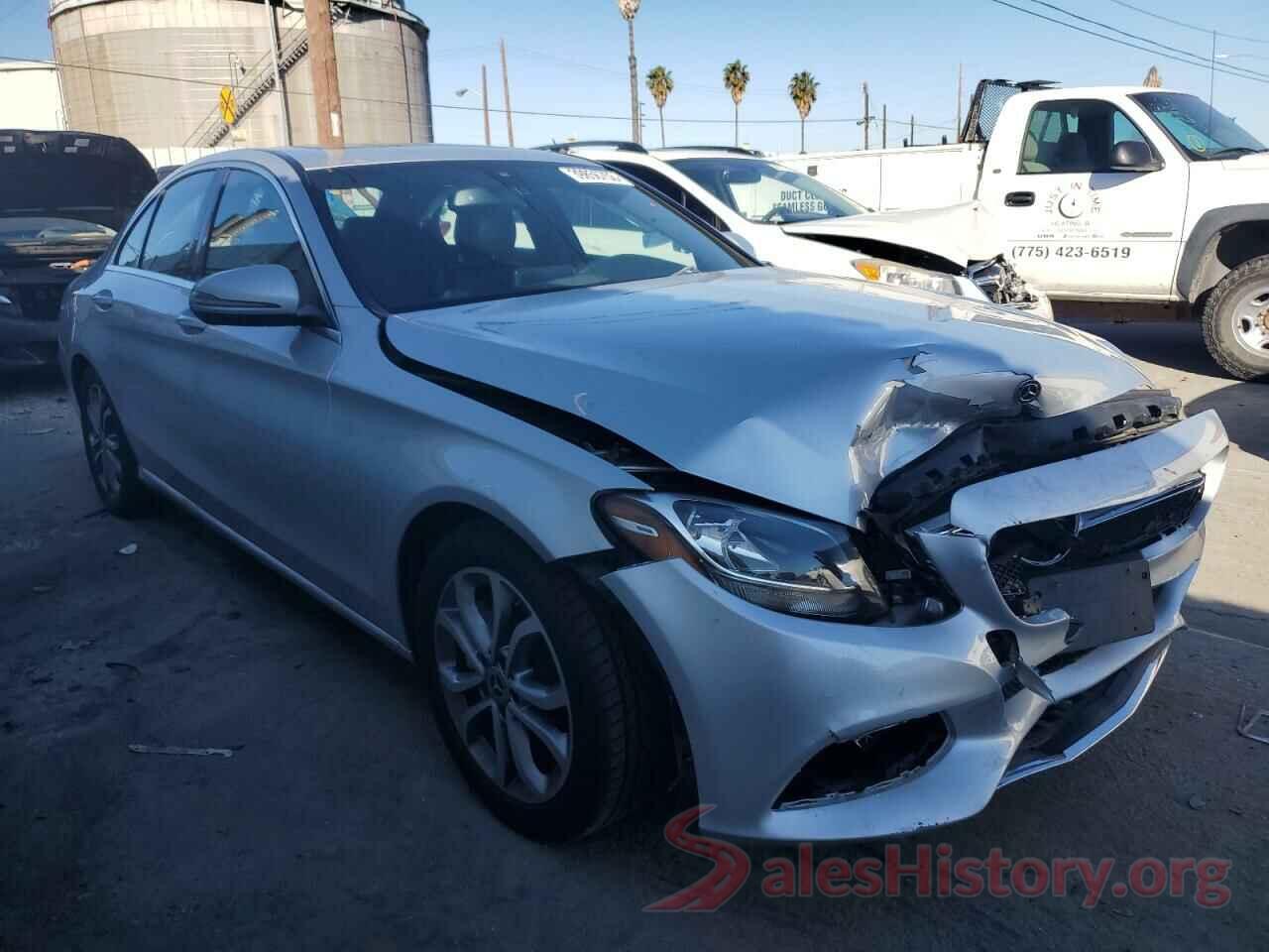 55SWF4JB3JU275962 2018 MERCEDES-BENZ C-CLASS