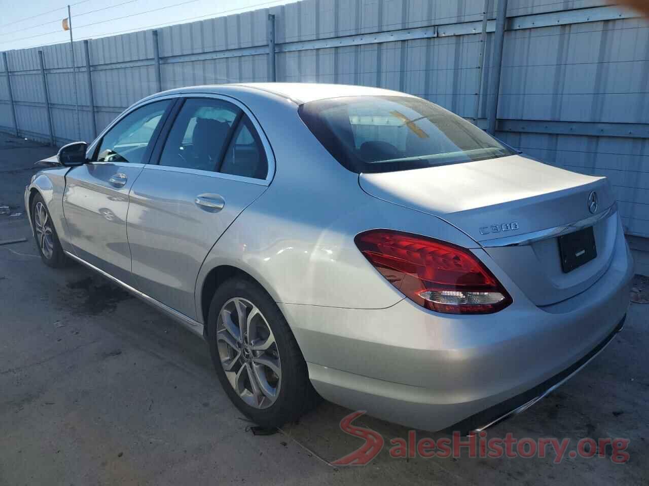 55SWF4JB3JU275962 2018 MERCEDES-BENZ C-CLASS