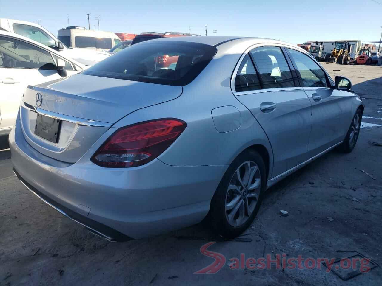 55SWF4JB3JU275962 2018 MERCEDES-BENZ C-CLASS