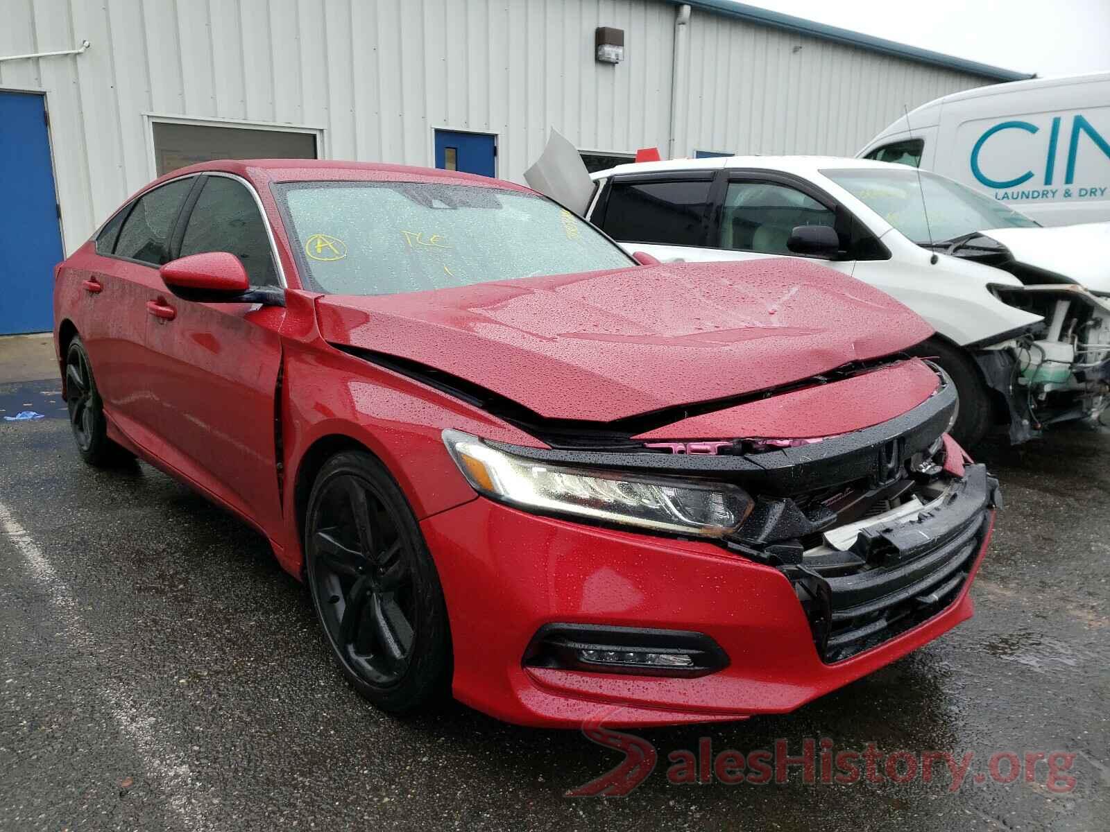 1HGCV1F33JA082972 2018 HONDA ACCORD