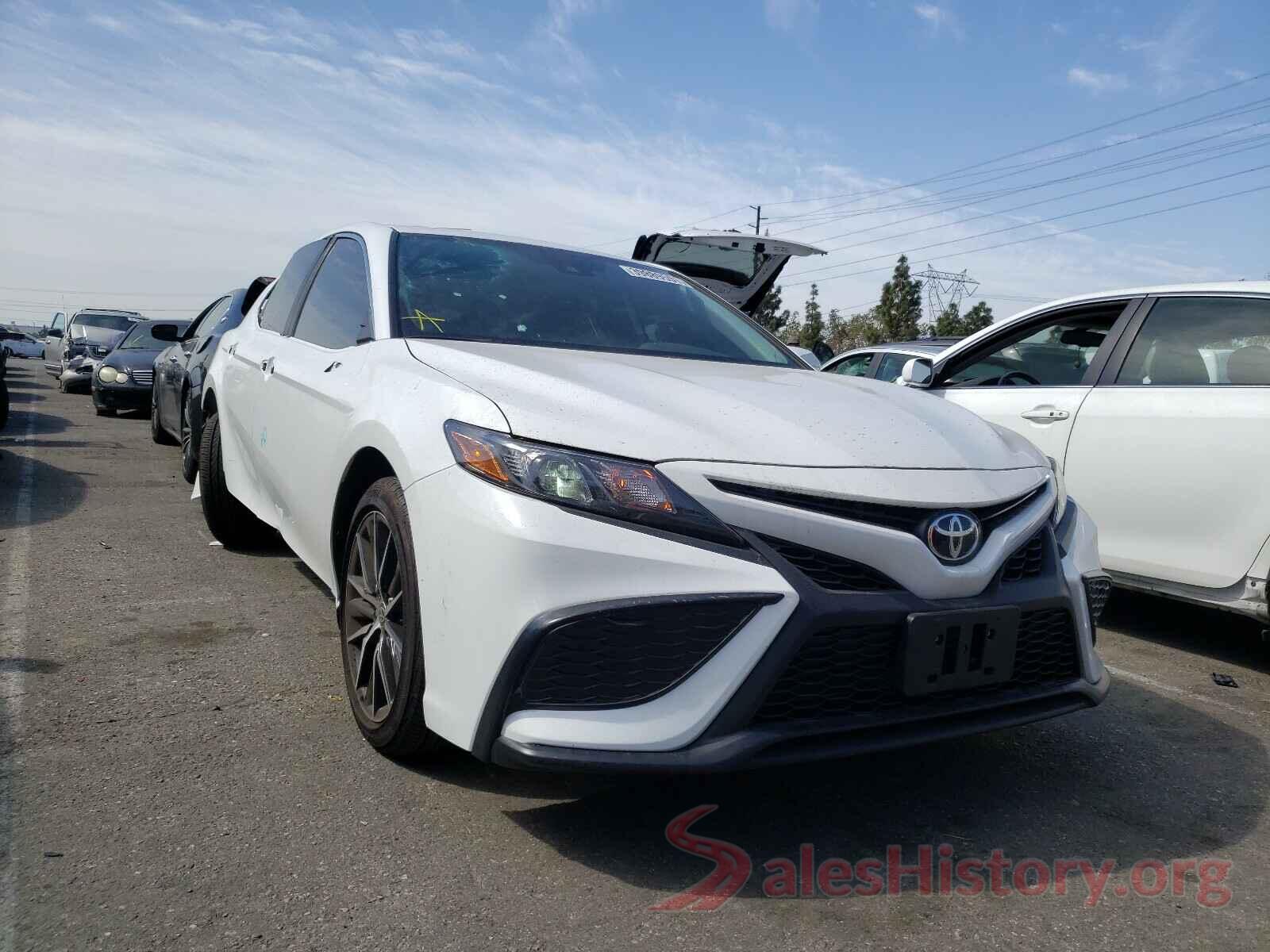 4T1G11AKXMU519178 2021 TOYOTA CAMRY