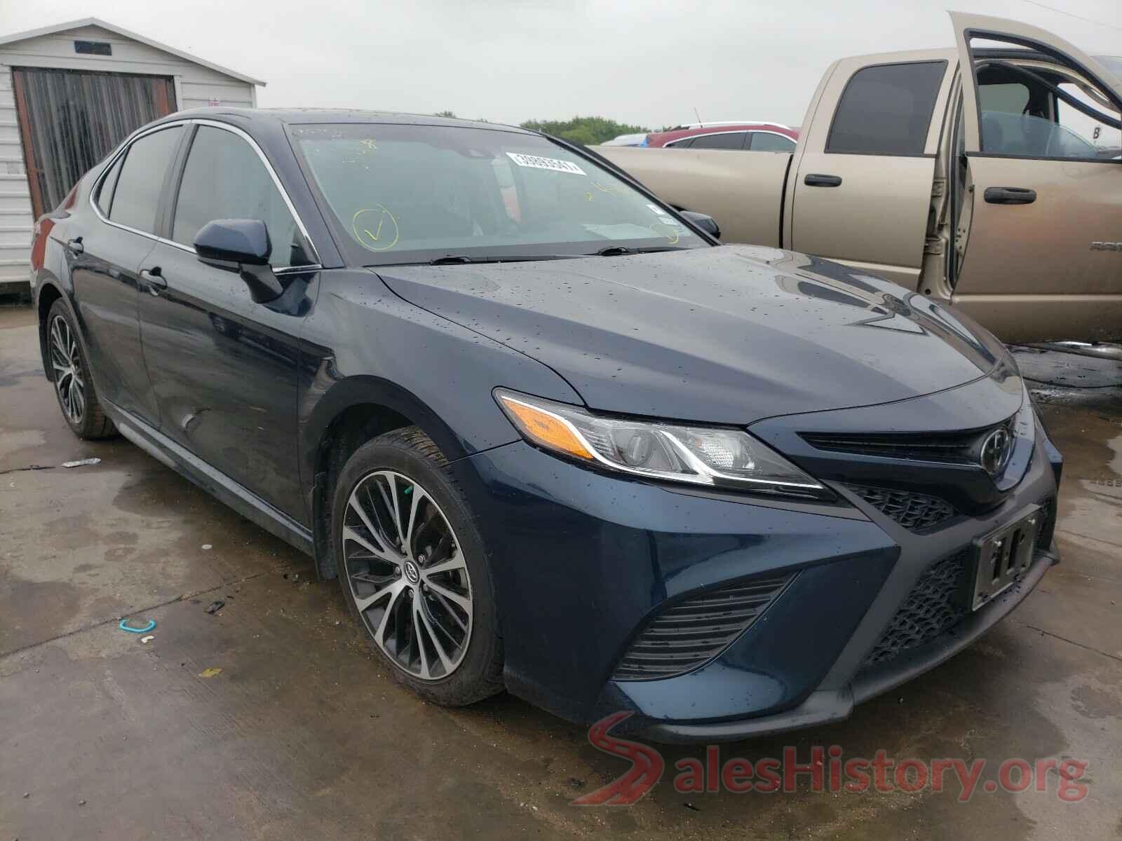 4T1B11HK8JU595073 2018 TOYOTA CAMRY