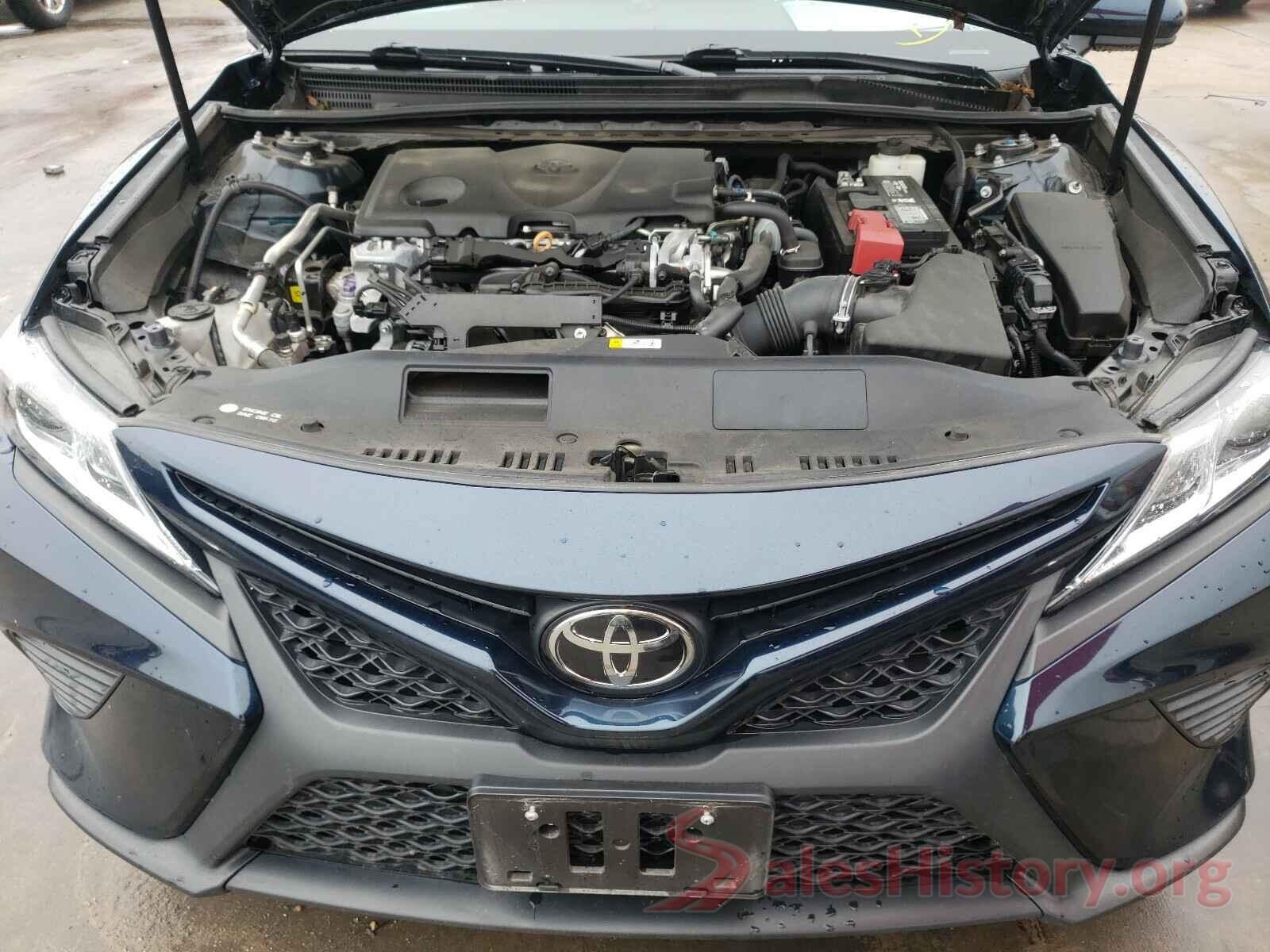 4T1B11HK8JU595073 2018 TOYOTA CAMRY