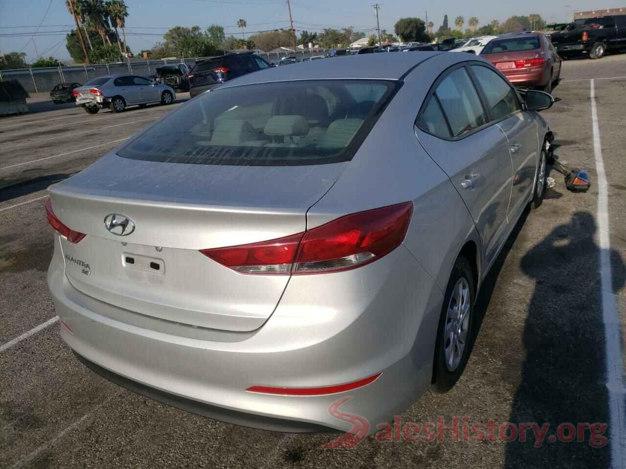 5NPD74LF3JH215770 2018 HYUNDAI ELANTRA