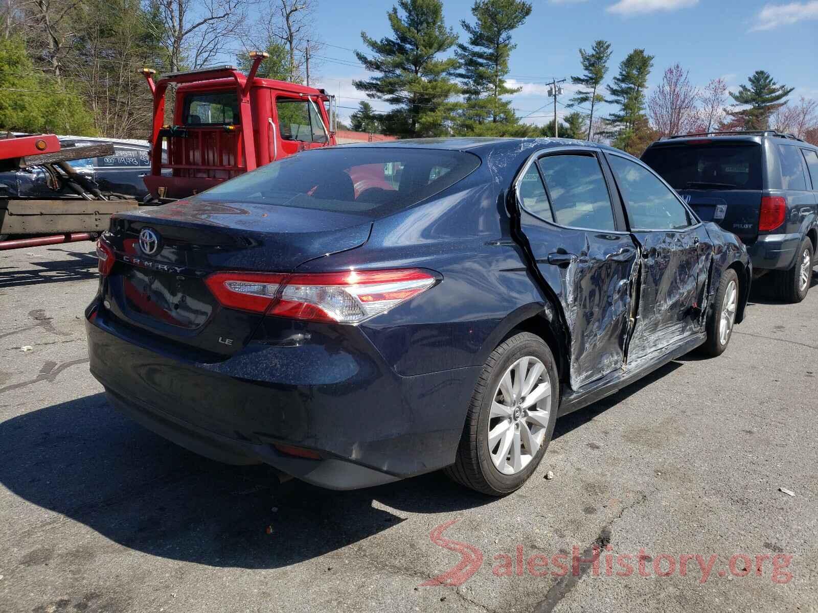 4T1B11HK8JU570352 2018 TOYOTA CAMRY