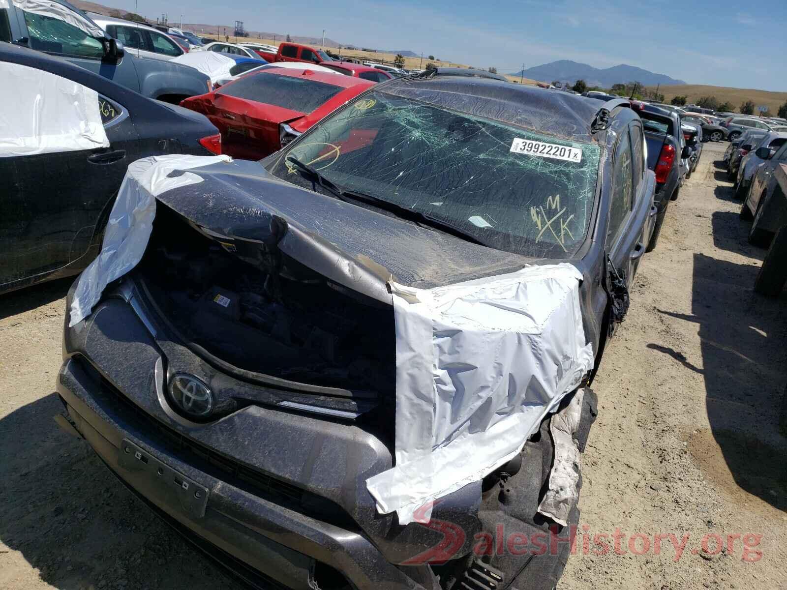 JTMBFREV6JJ735660 2018 TOYOTA RAV4