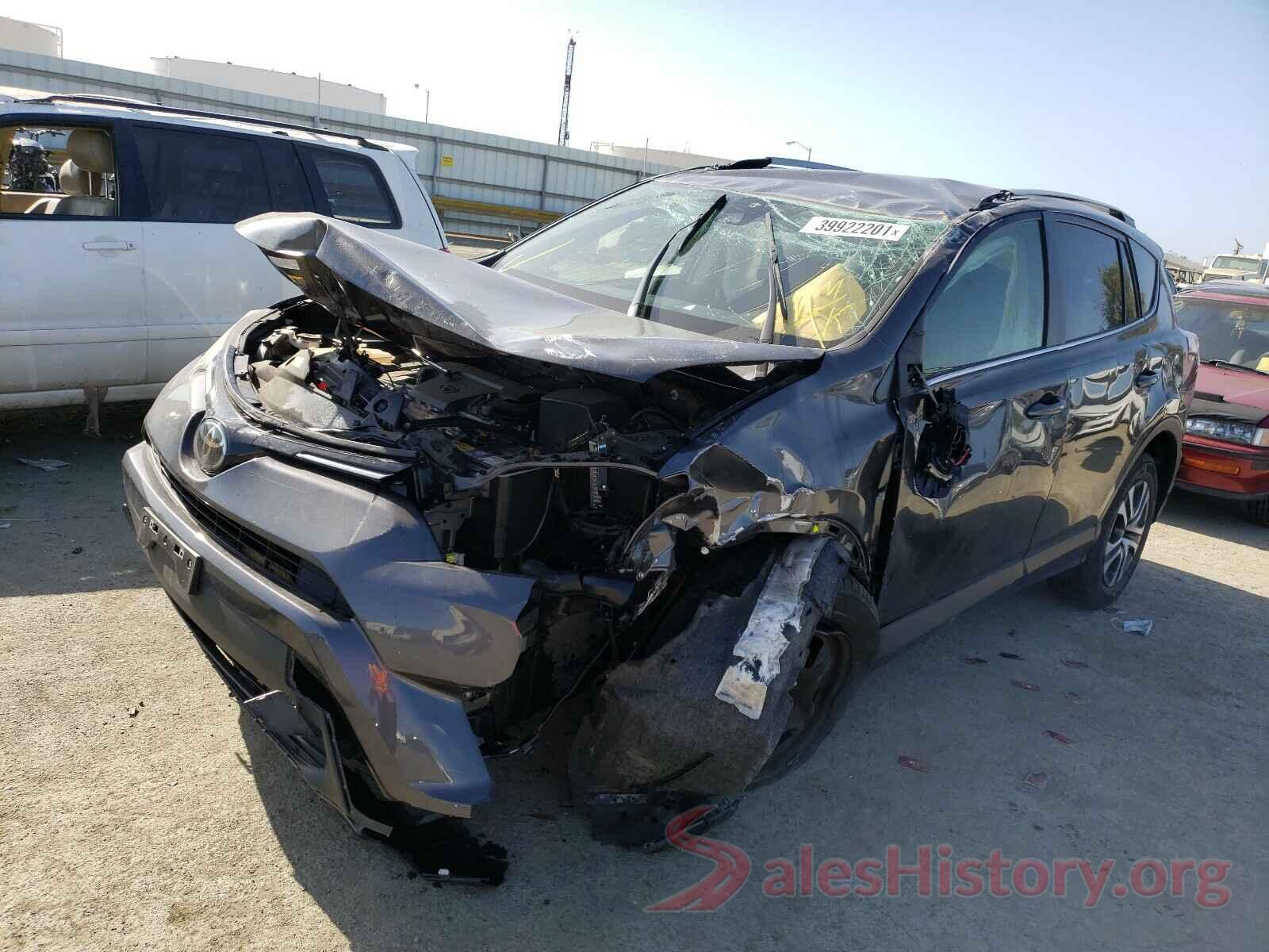 JTMBFREV6JJ735660 2018 TOYOTA RAV4