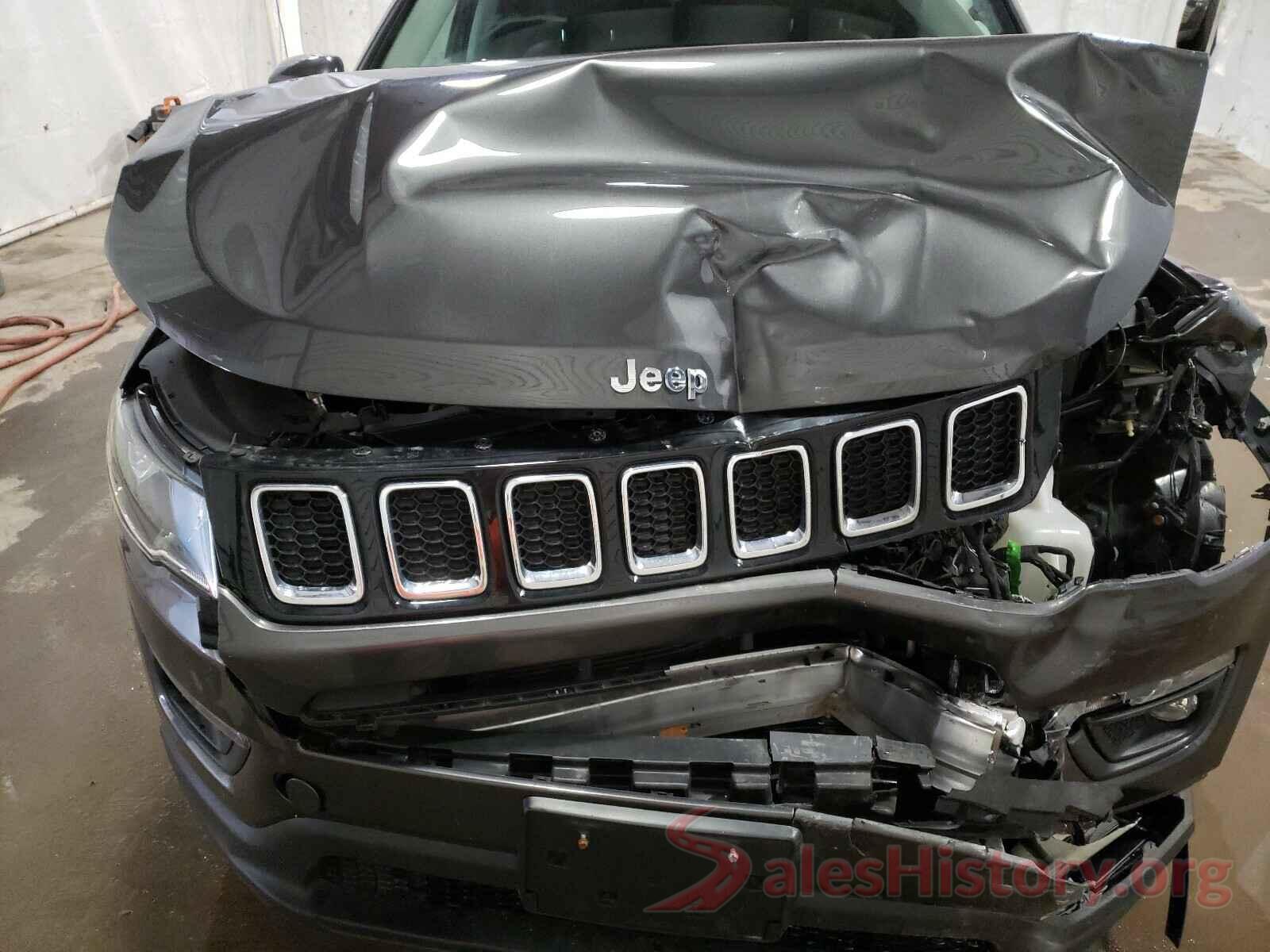 3C4NJDBB8JT232505 2018 JEEP COMPASS