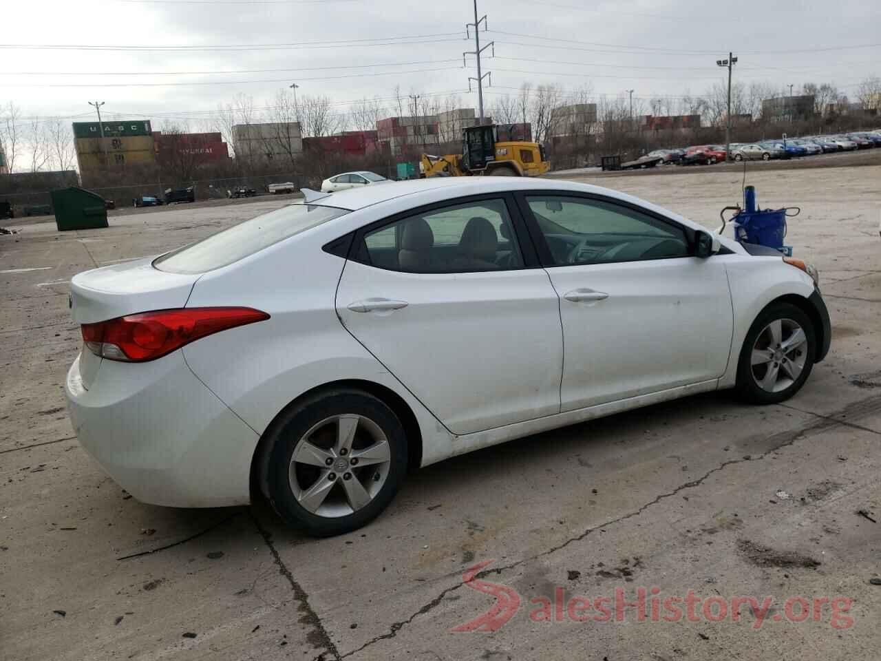 5NPDH4AE8DH335804 2013 HYUNDAI ELANTRA