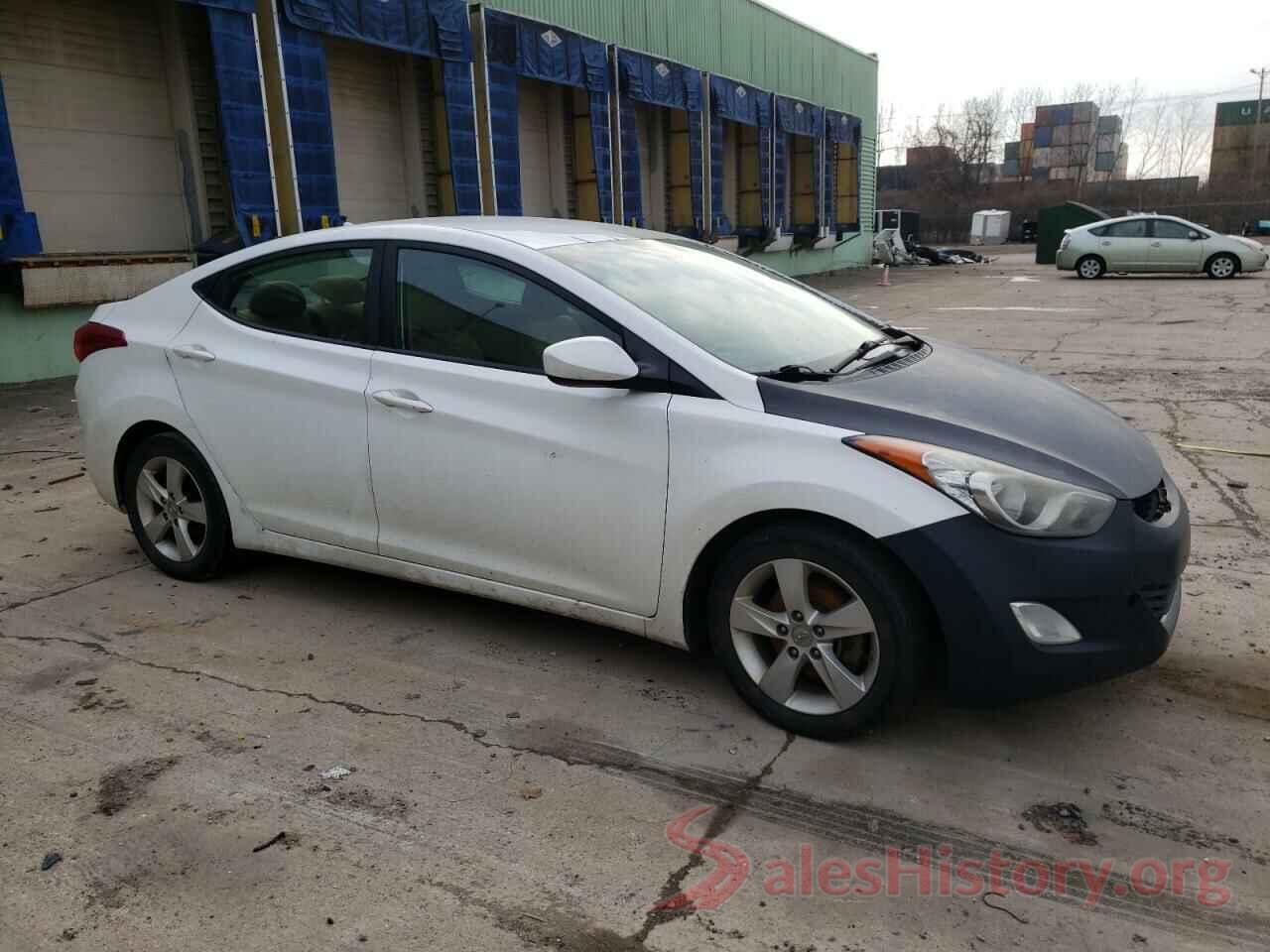 5NPDH4AE8DH335804 2013 HYUNDAI ELANTRA