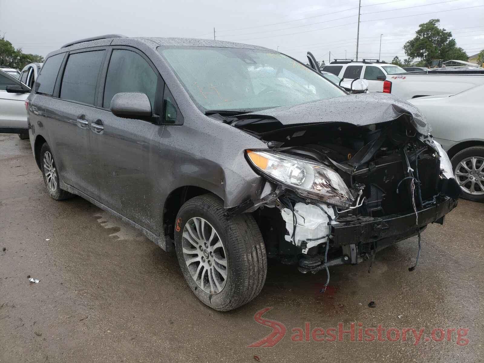 5TDYZ3DC8JS958722 2018 TOYOTA SIENNA