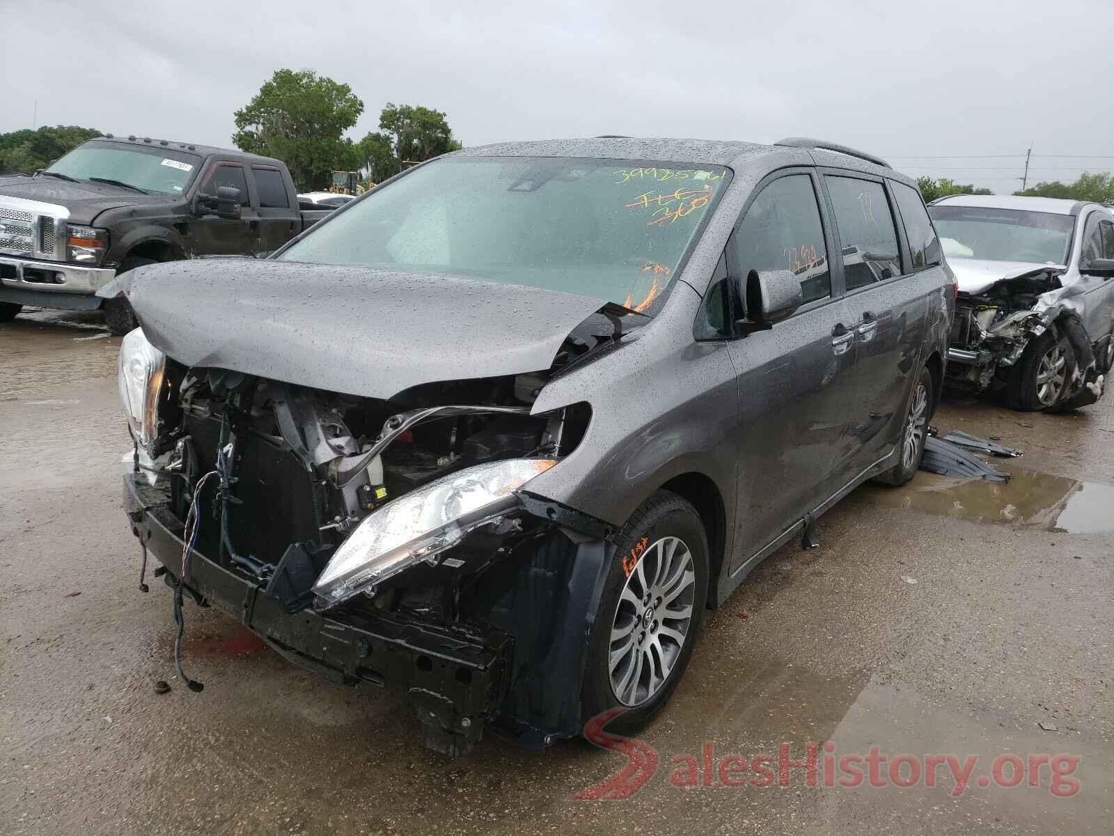 5TDYZ3DC8JS958722 2018 TOYOTA SIENNA