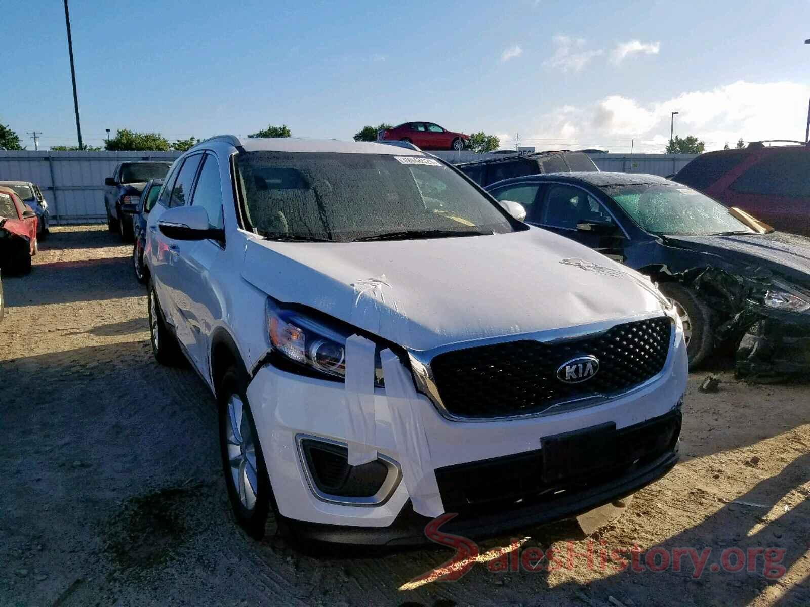 5XYPG4A38GG097981 2016 KIA SORENTO LX