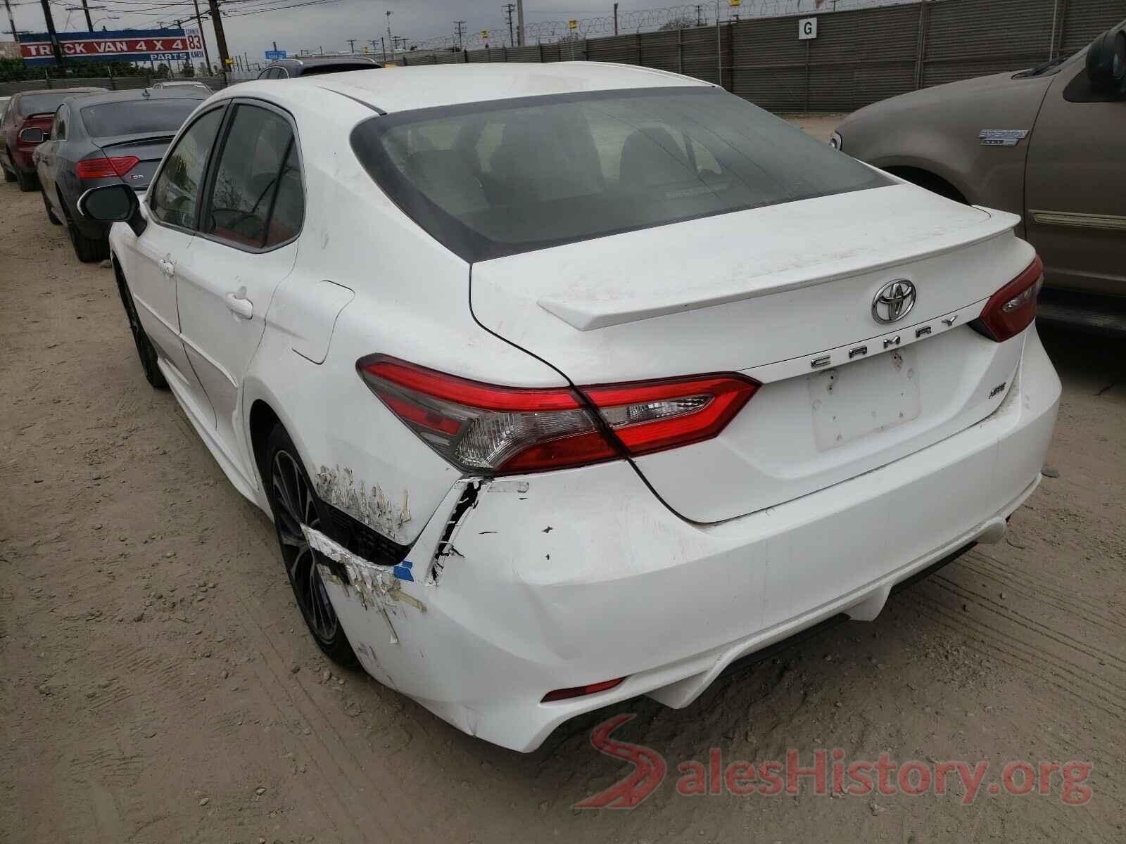 JTNB11HK3J3008820 2018 TOYOTA CAMRY