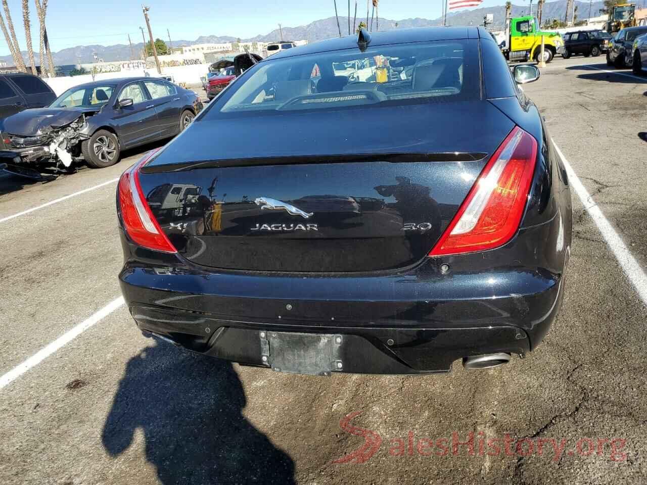 SAJWA1C79J8W14555 2018 JAGUAR XJ