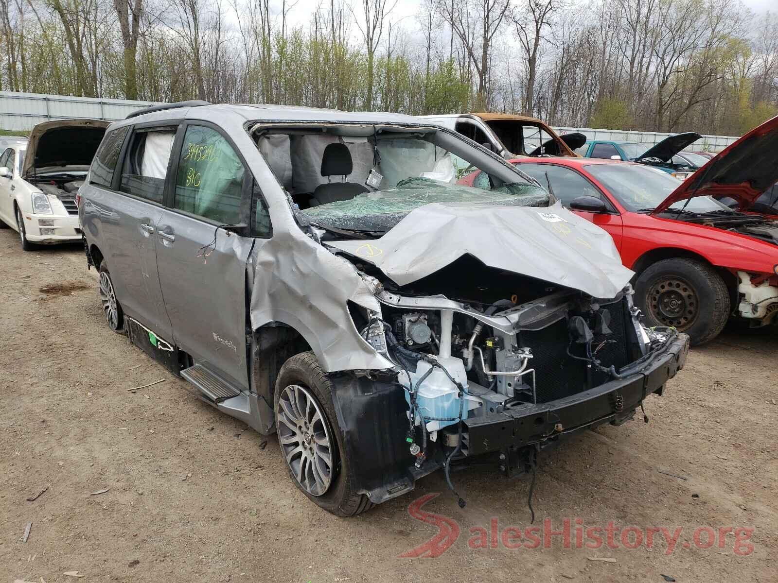 5TDYZ3DC9JS946529 2018 TOYOTA SIENNA