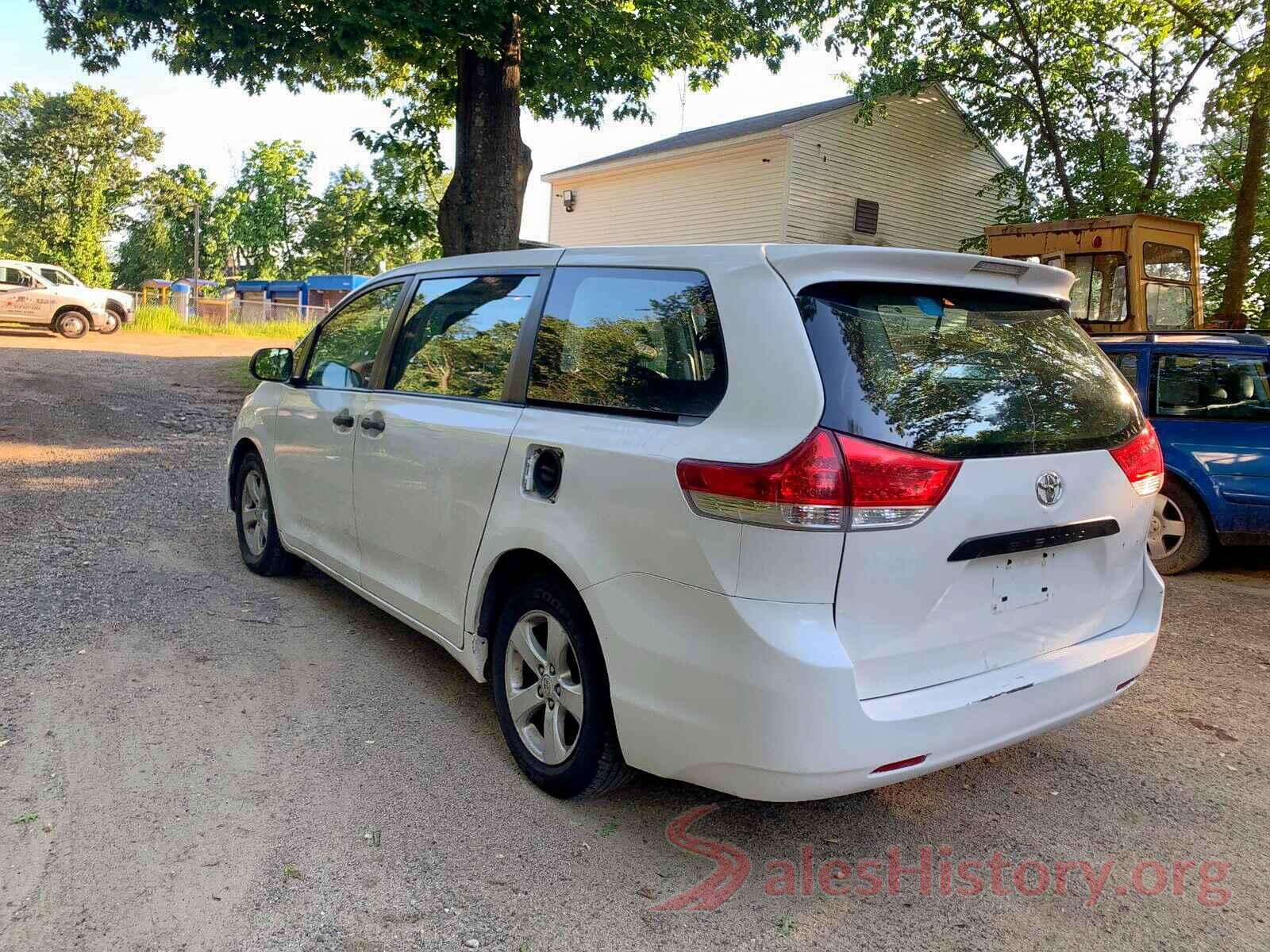 5TDZK3DC9BS016320 2011 TOYOTA SIENNA