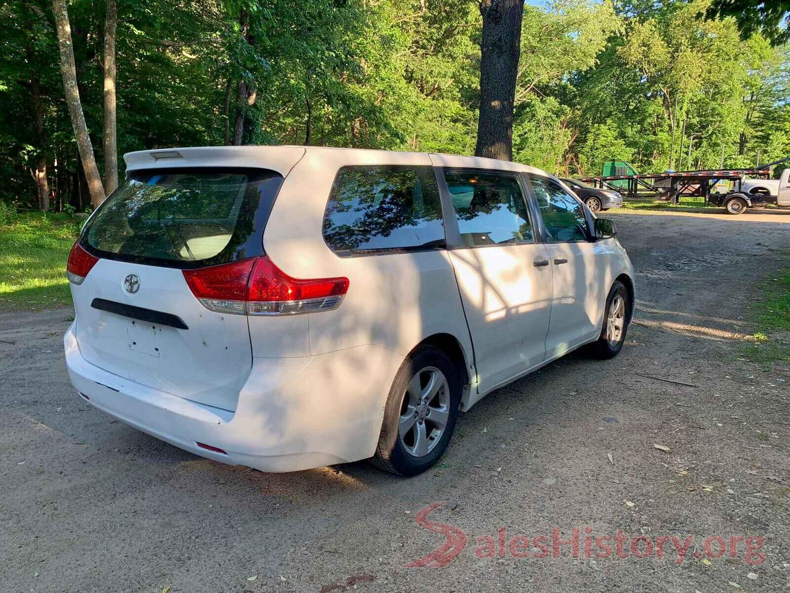 5TDZK3DC9BS016320 2011 TOYOTA SIENNA