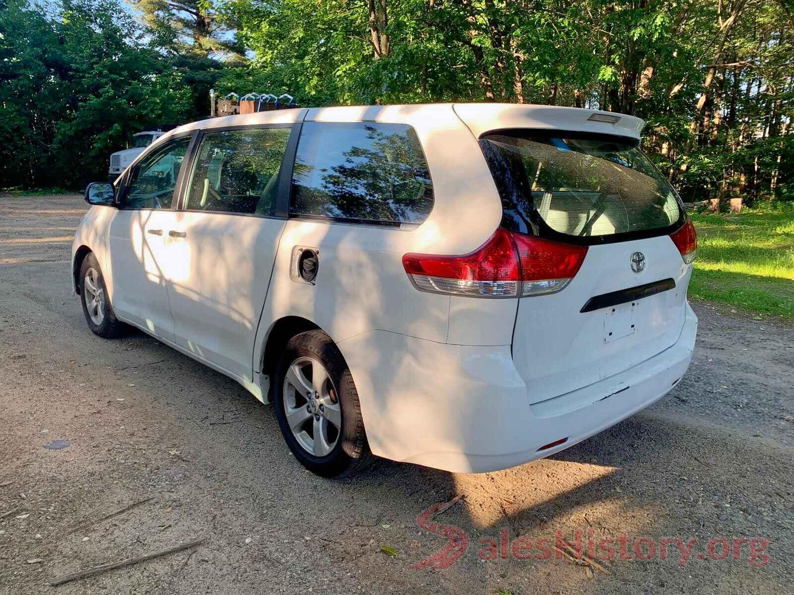 5TDZK3DC9BS016320 2011 TOYOTA SIENNA