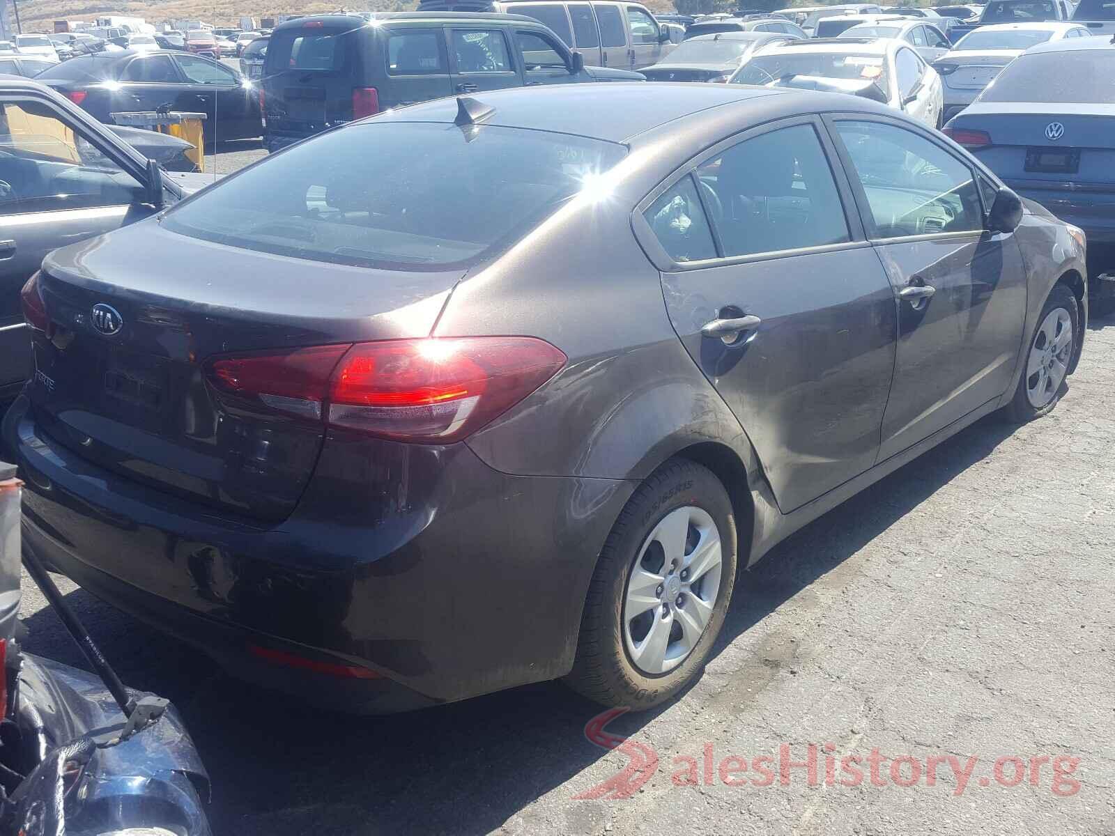 3KPFK4A70HE132606 2017 KIA FORTE