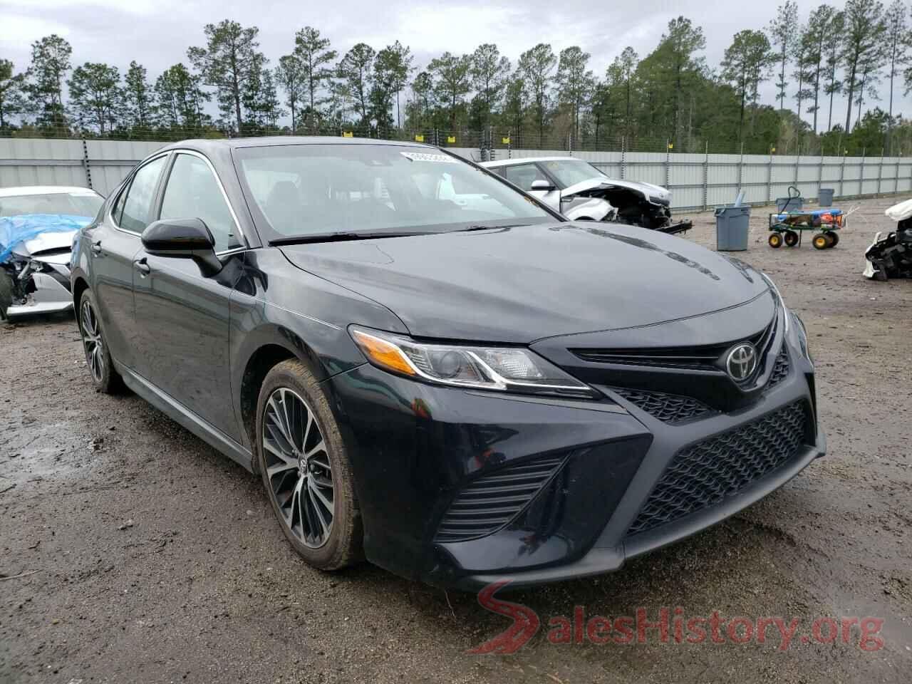 4T1B11HK0JU038819 2018 TOYOTA CAMRY