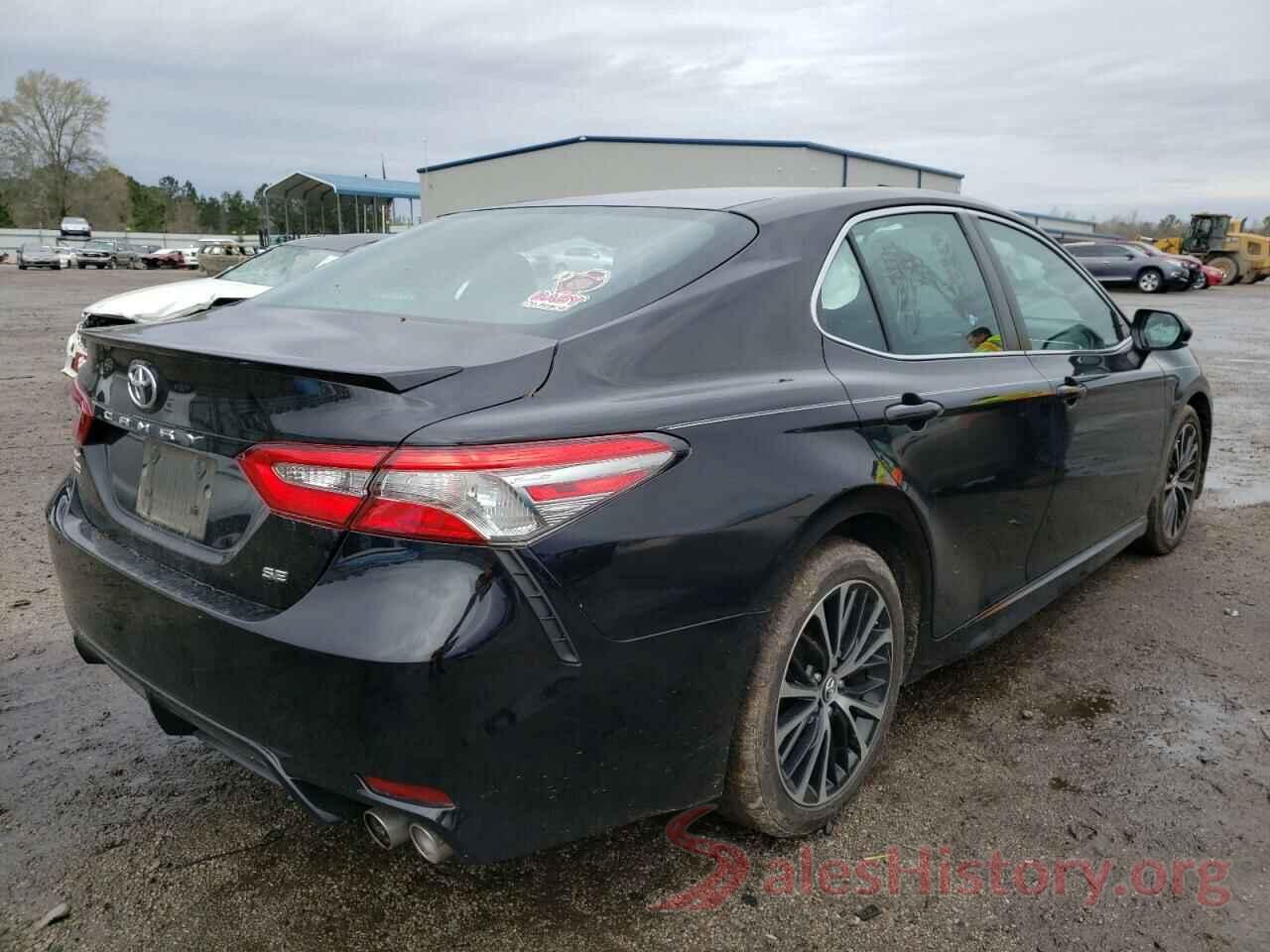 4T1B11HK0JU038819 2018 TOYOTA CAMRY