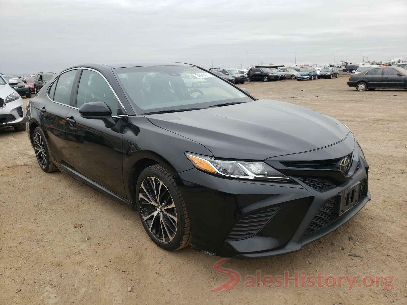 4T1B11HKXJU067423 2018 TOYOTA CAMRY