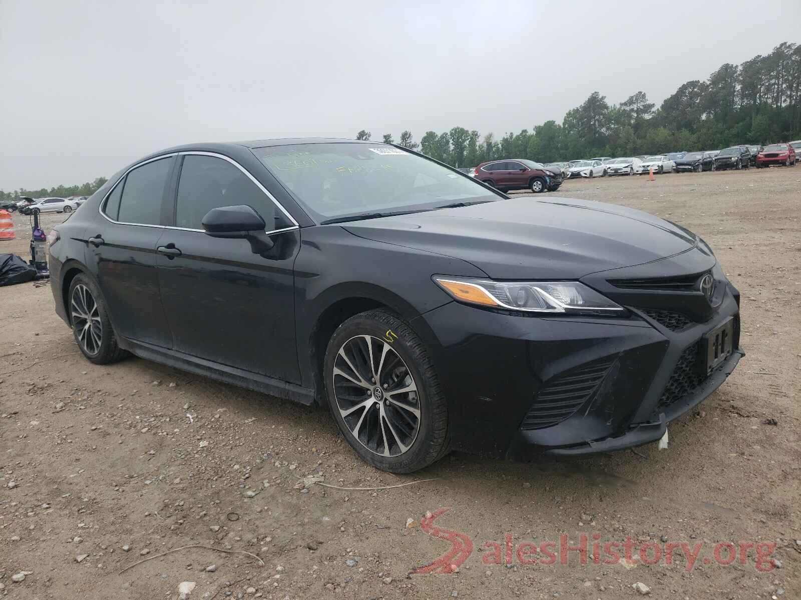 4T1B11HK2JU671483 2018 TOYOTA CAMRY