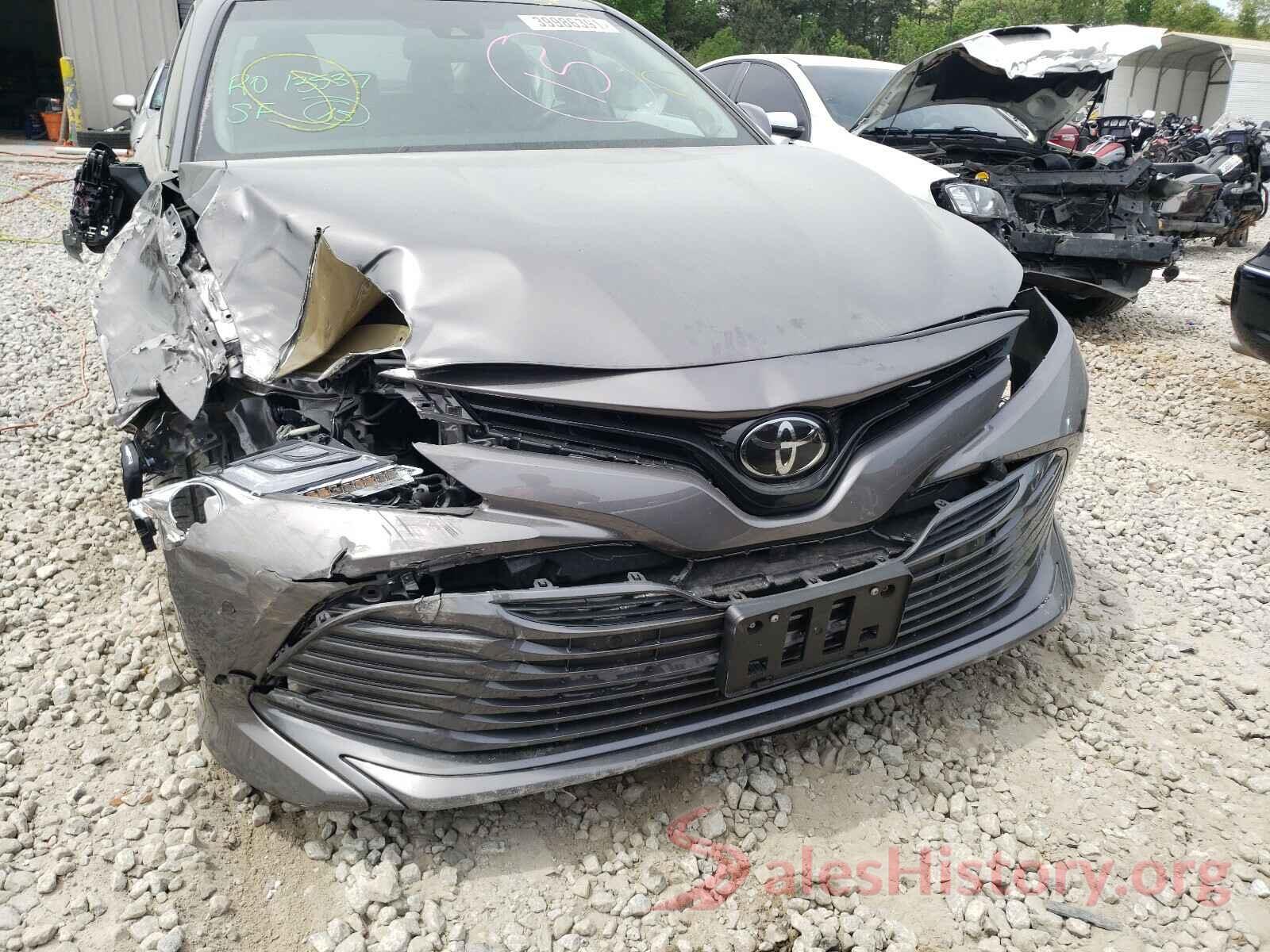 4T1B11HK8JU049406 2018 TOYOTA CAMRY