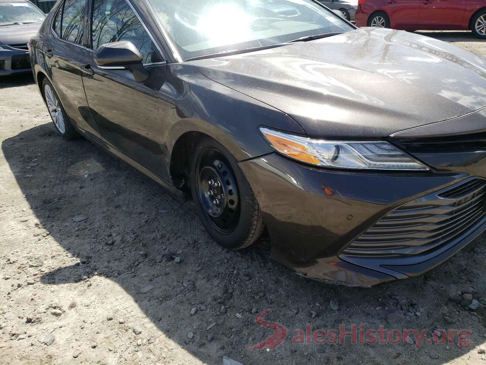 4T1B11HK6JU069959 2018 TOYOTA CAMRY