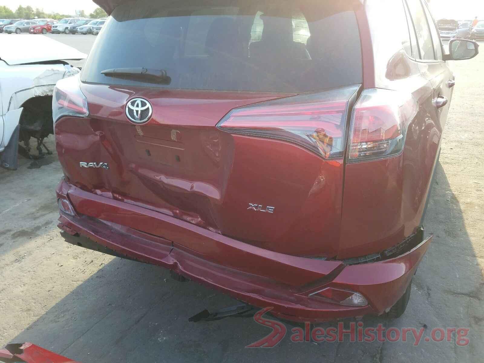 2T3WFREV0JW513960 2018 TOYOTA RAV4