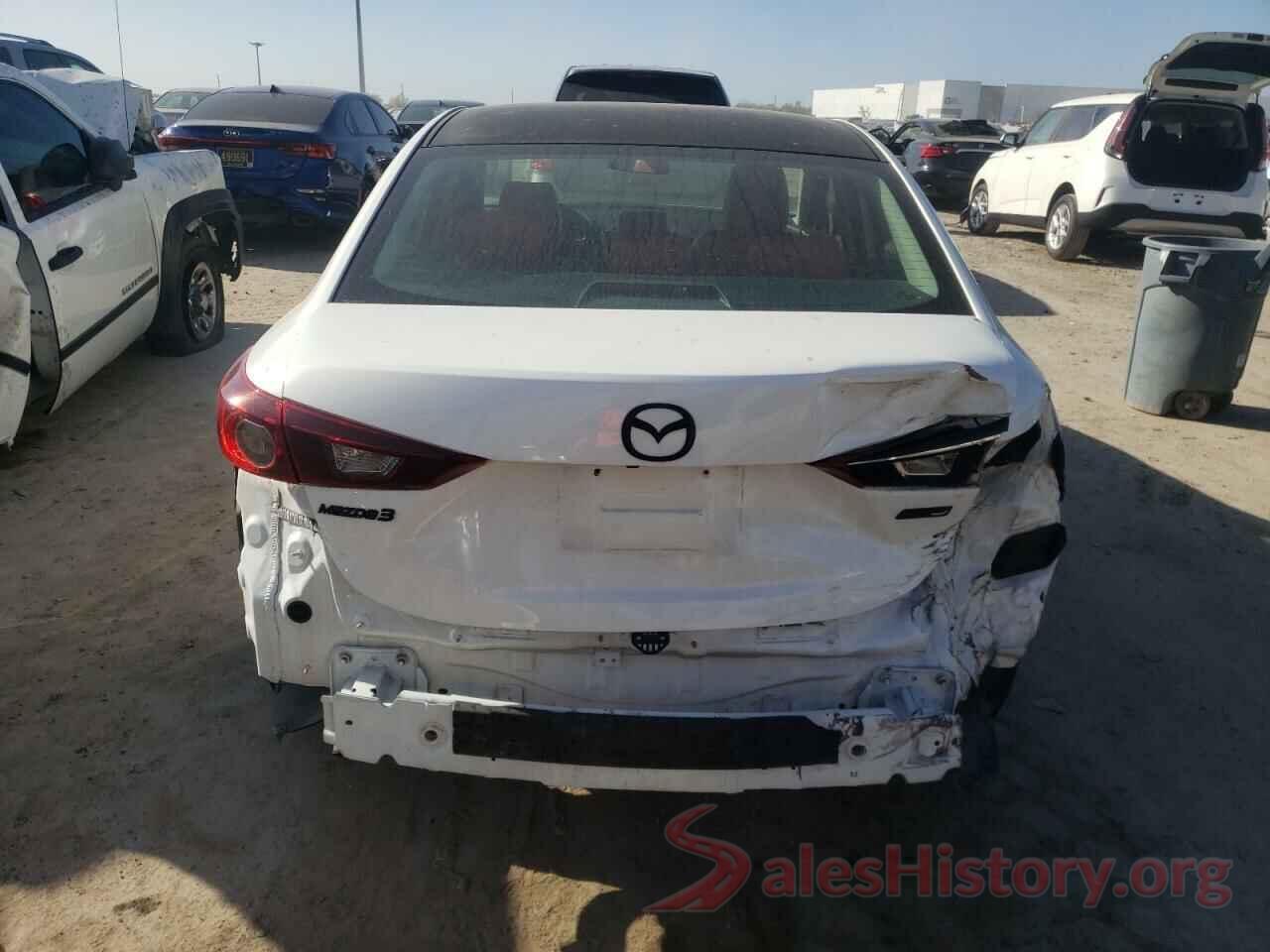 3MZBN1U70JM205577 2018 MAZDA 3