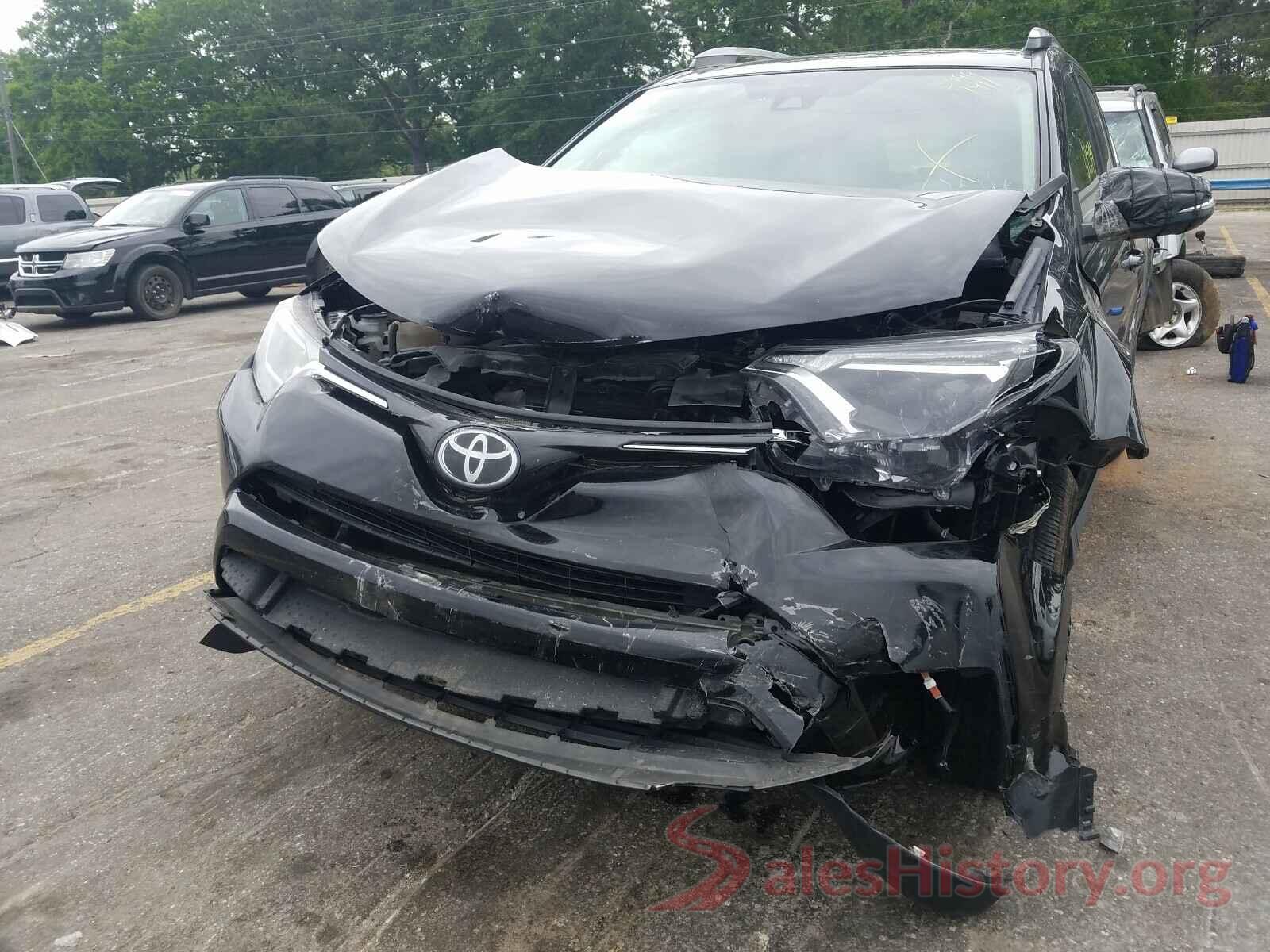 2T3WFREV3JW412105 2018 TOYOTA RAV4