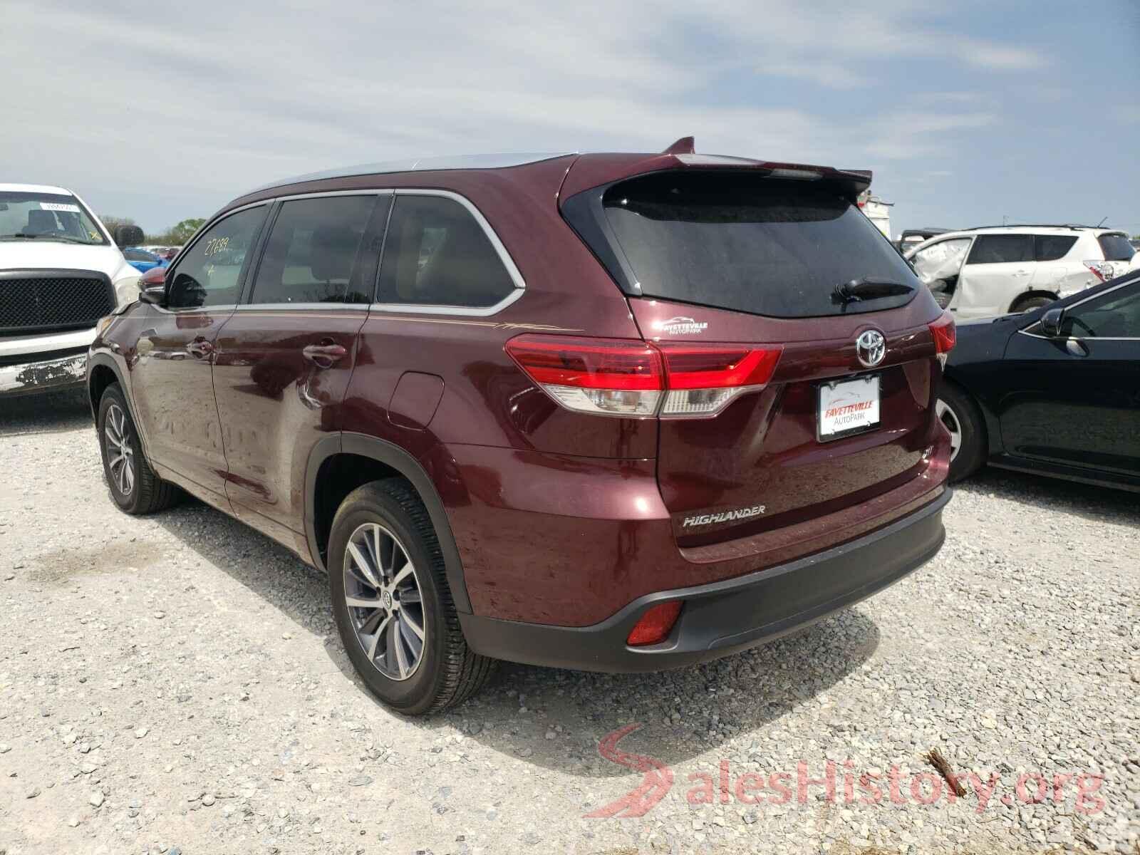 5TDKZRFH3JS239749 2018 TOYOTA HIGHLANDER